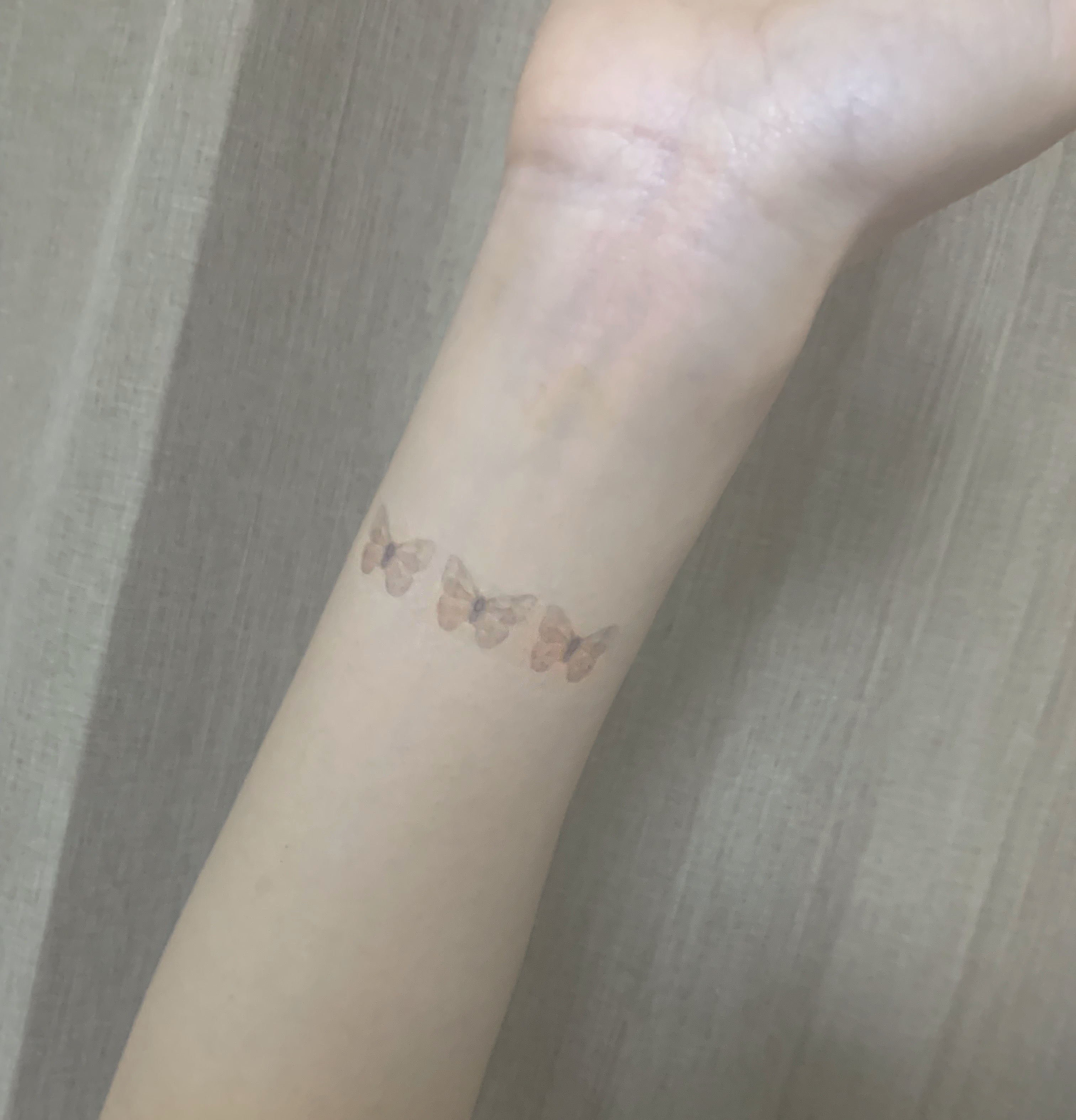 小さな蝶々のタトゥーシール Planetplant