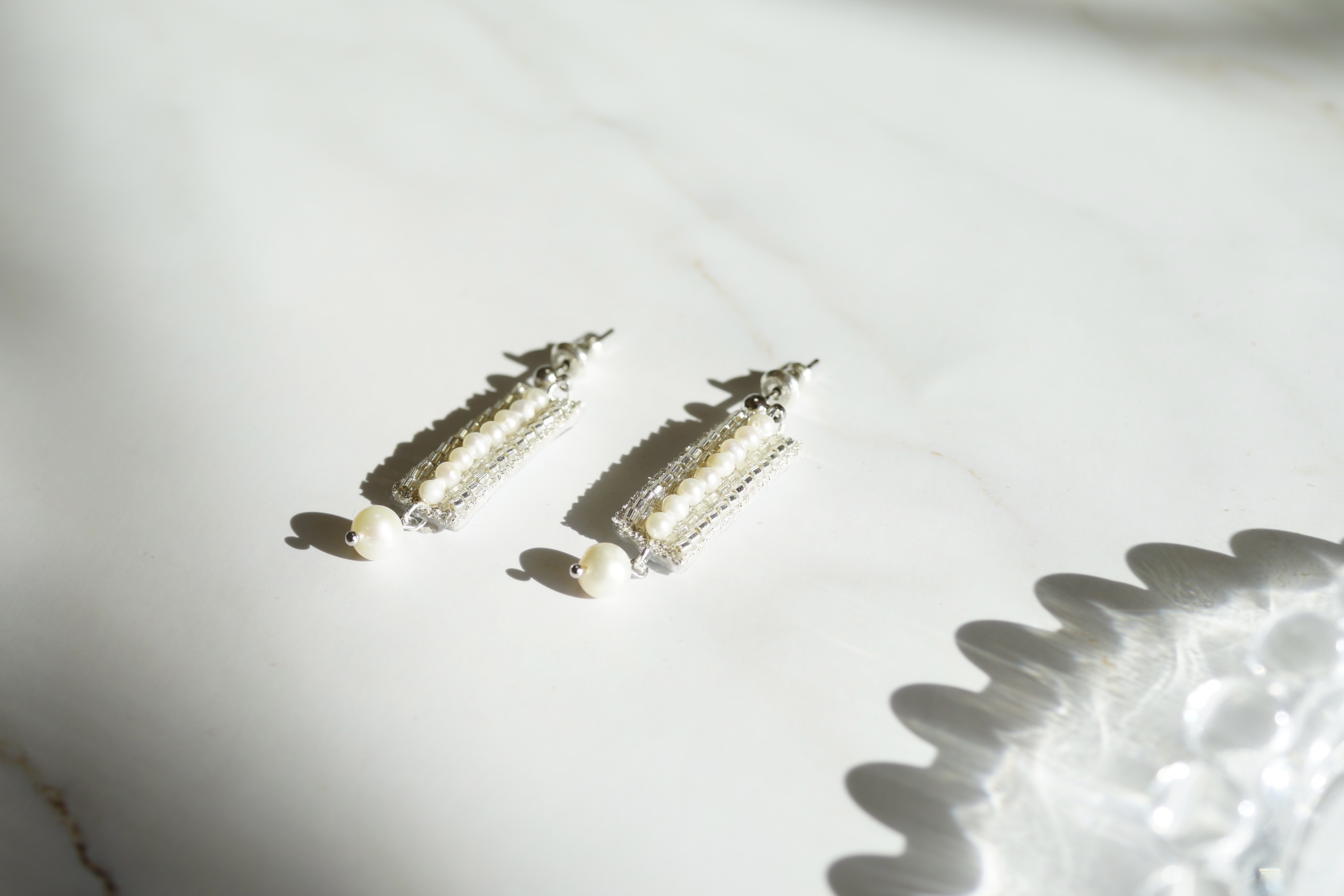 【刺繍ジュエリー】Silver beads✴︎ ▽注文時にピアス/イヤリングお選びいただけます