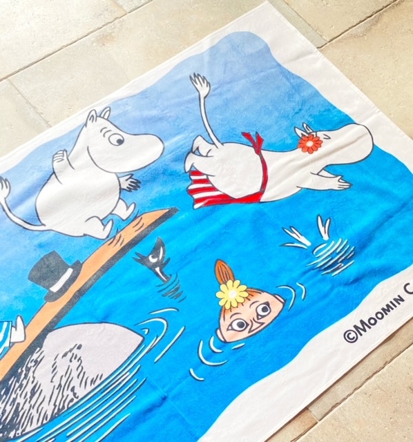 Moomin Shop Hawaii 正規品 ムーミンショップハワイ限定 バスタオル 角型 ムーミン ビーチタオル 大 アロハ Aloha ハワイ Hawaii ハワイ買い付け 海外雑貨 プレゼント ギフト 贈り物 キャラクター イラスト コレクション Puahawaii Moomin Shop Hawaii 正規品 ムーミンショップハワイ限定 バスタオル 角型 ムーミン ビーチタオル 大 アロハ Aloha ハワイ Hawaii ハワイ買い付け 海外雑貨 プレゼント ギフト 贈り物 キャラクター イラスト コレクション Puahawaii