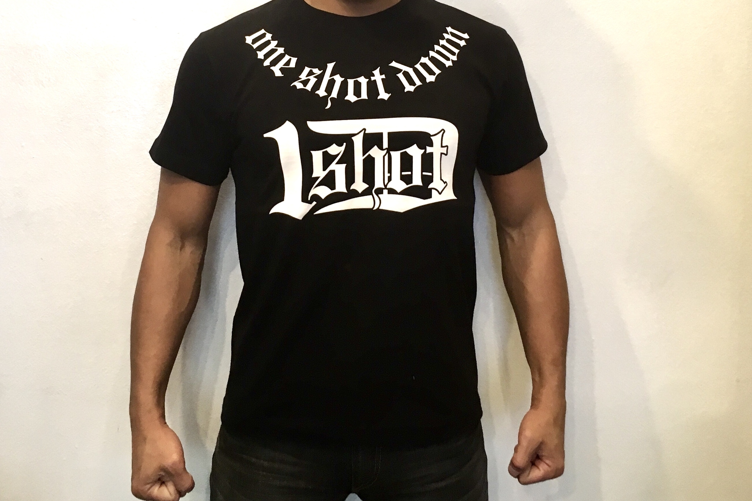 Oneshotdown クロイスターブラック文字tシャツ Oneshotdown Oneshotdown クロイスターブラック文字tシャツ Oneshotdown