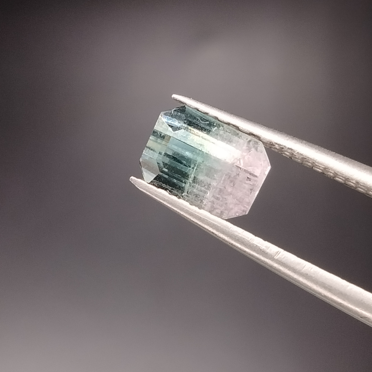 ３色カラーブルートルマリン【1.31ct/6.9×5.5】