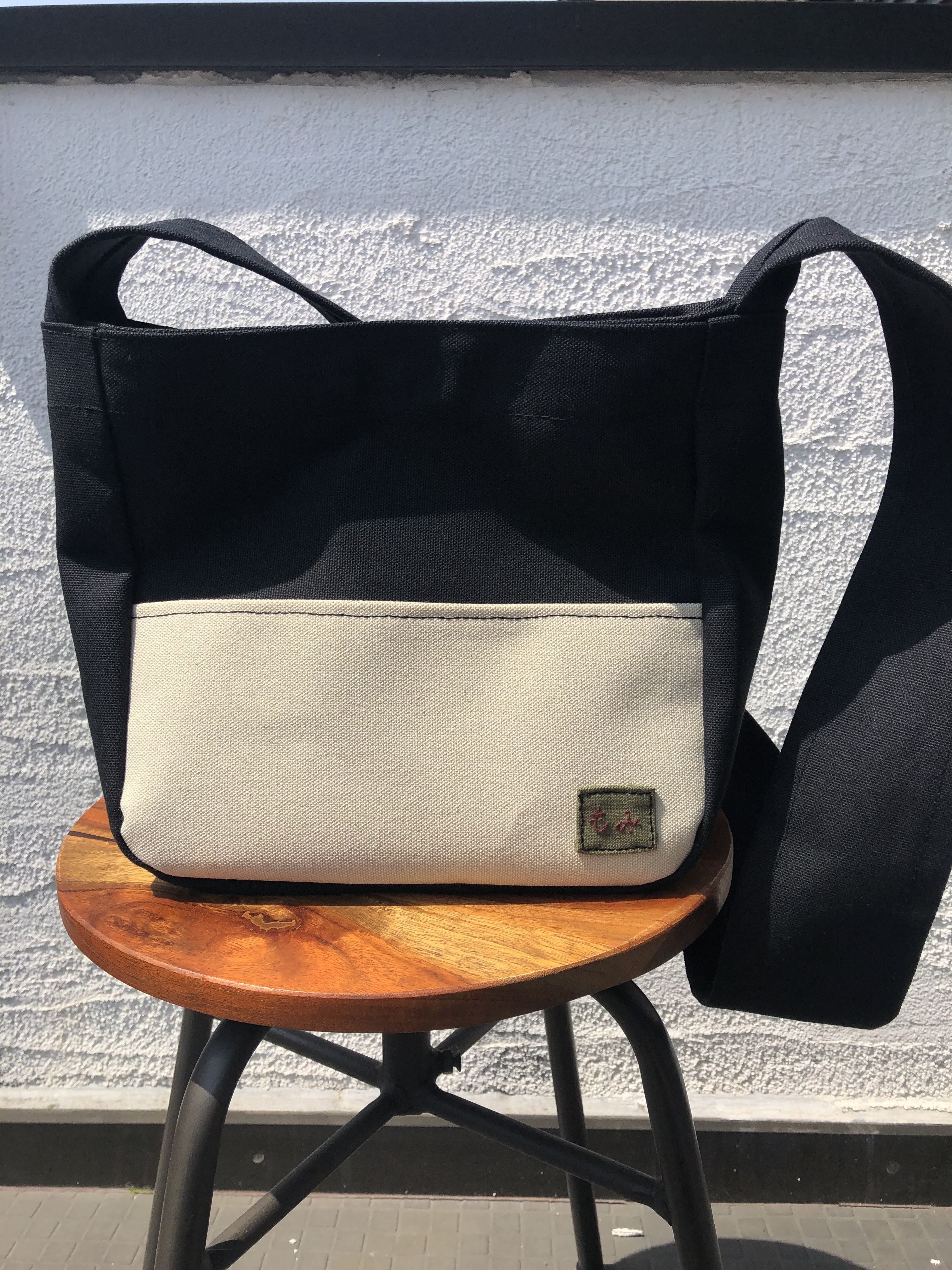 帆布ショルダーバッグ 黒 クロ キナリ Momi S Factory 帆布ショルダーバッグ 黒 クロ キナリ Momi S Factory