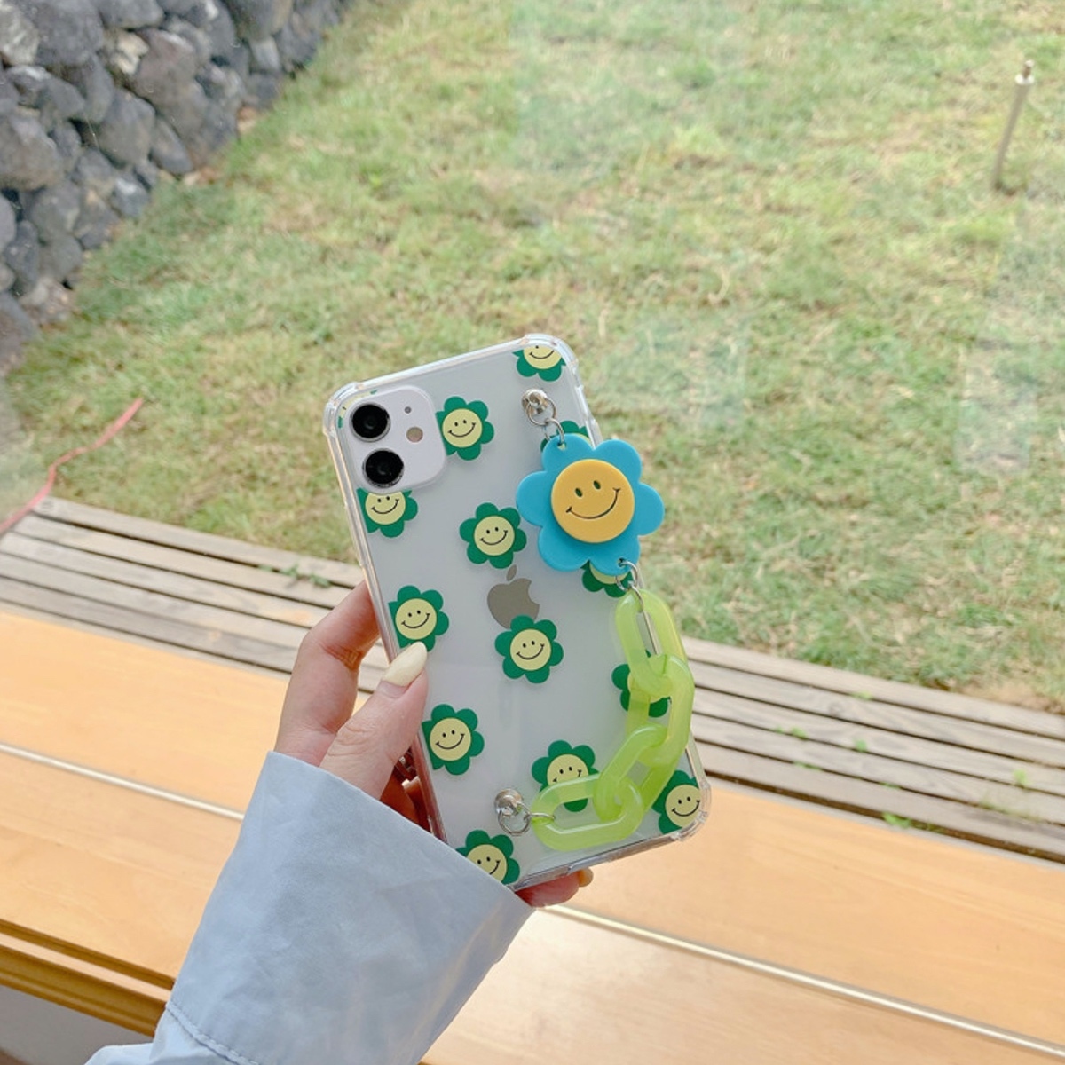 Iphone ケース 韓国 Tpu スマイルフラワーチェーン付きクリアケース クリア 透明 個性的 シンプル カバー ケース 可愛い おしゃれ Iphone7 8 Se2 Iphonex Xs Iphonexr Iphone11 Iphone11pro スマホケース 携帯ケース セレクトショップオンリーユー Iphone ケース 韓国 Tpu スマイルフラワーチェーン付きクリアケース クリア 透明 個性的 シンプル カバー ケース 可愛い おしゃれ Iphone7 8 Se2 Iphonex Xs Iphonexr Iphone11 Iphone11pro スマホケース 携帯ケース セレクトショップオンリーユー