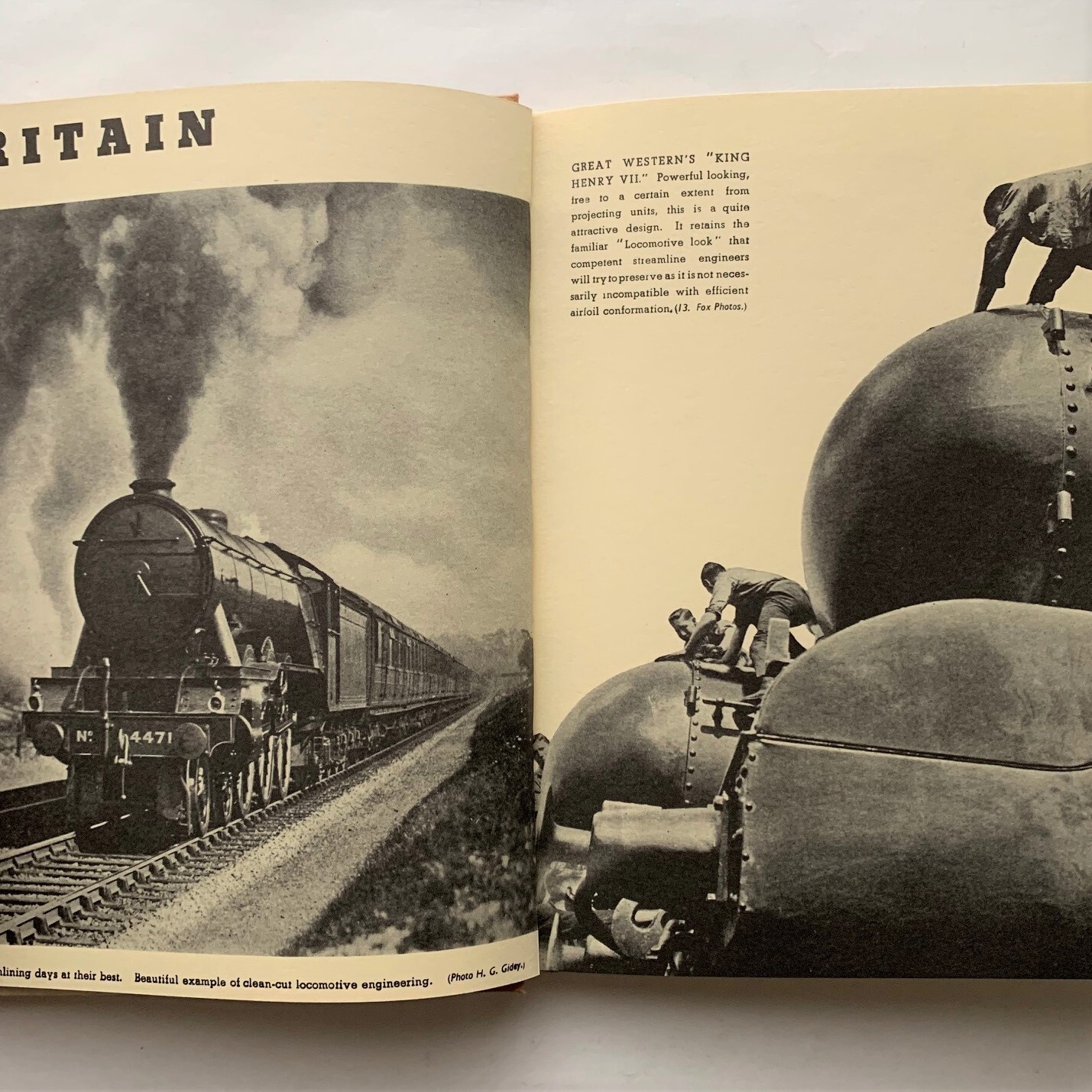Locomotive Raymond Fernand Loewy レイモンド ローウィ 本まるさんかくしかく Locomotive Raymond Fernand Loewy レイモンド ローウィ 本まるさんかくしかく