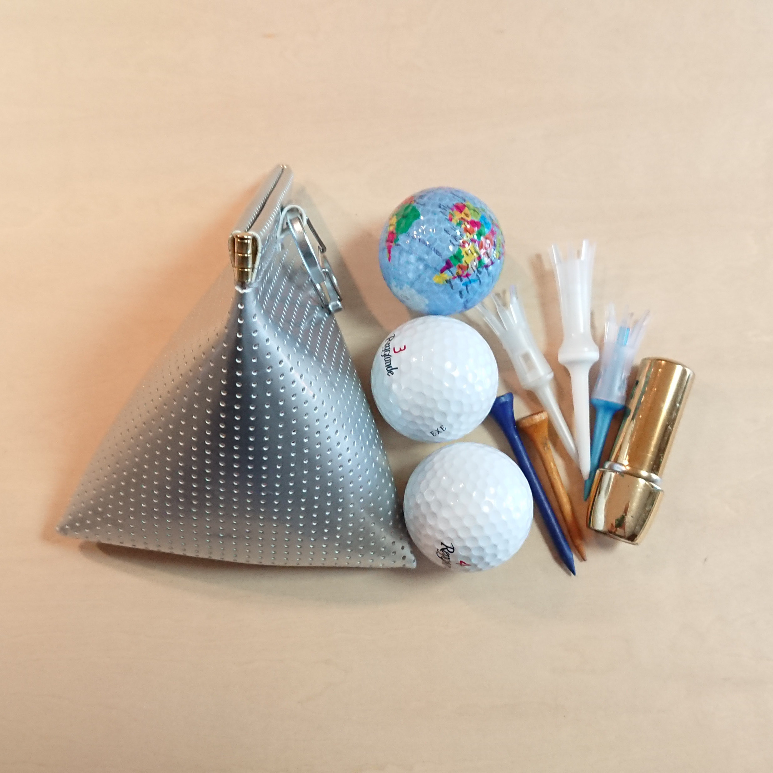 三角型 ゴルフボールケース ボール３個用 シルバー Jaane Matane ジャーネマタネ お揃いやプレゼントに喜ばれる小銭入れ カードケース ポーチの通販