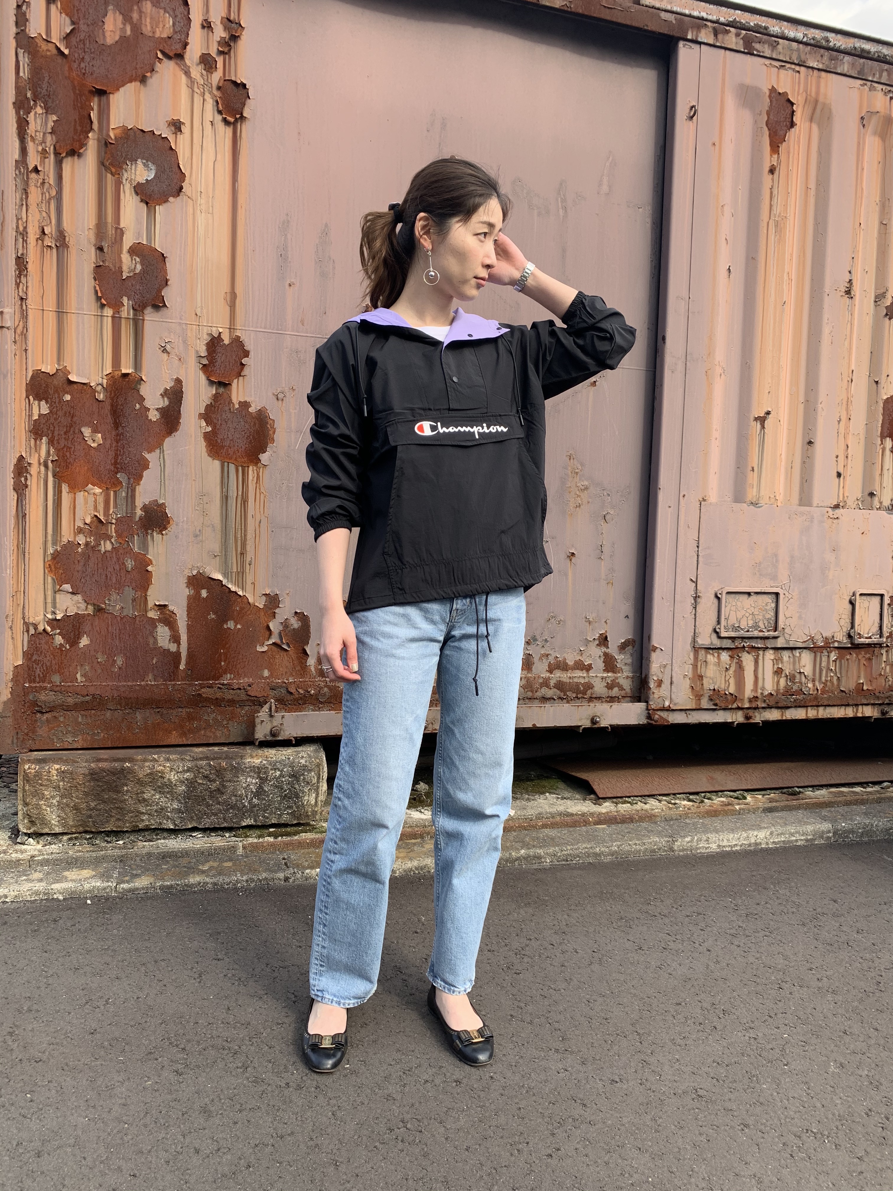 今季人気のアノラックパーカが登場！フラップのChampionロゴ刺繍も◎