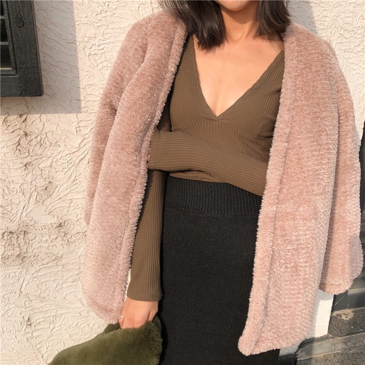 軽くて暖かく保温性に優れたボア素材ブルゾン アウター ガウン