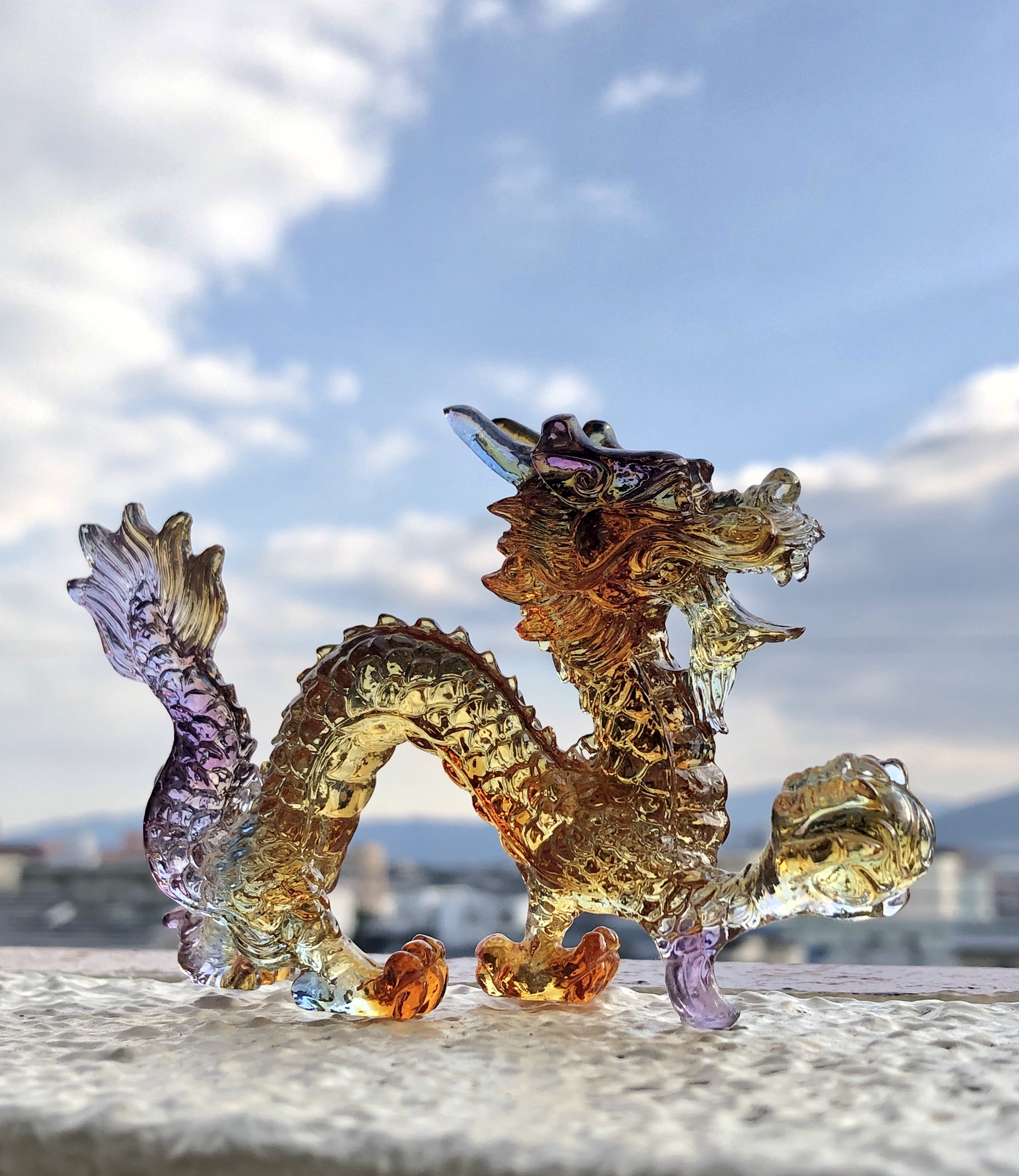 手乗り龍 龍のガラス細工 虹色の星 手乗り龍 龍のガラス細工 虹色の星