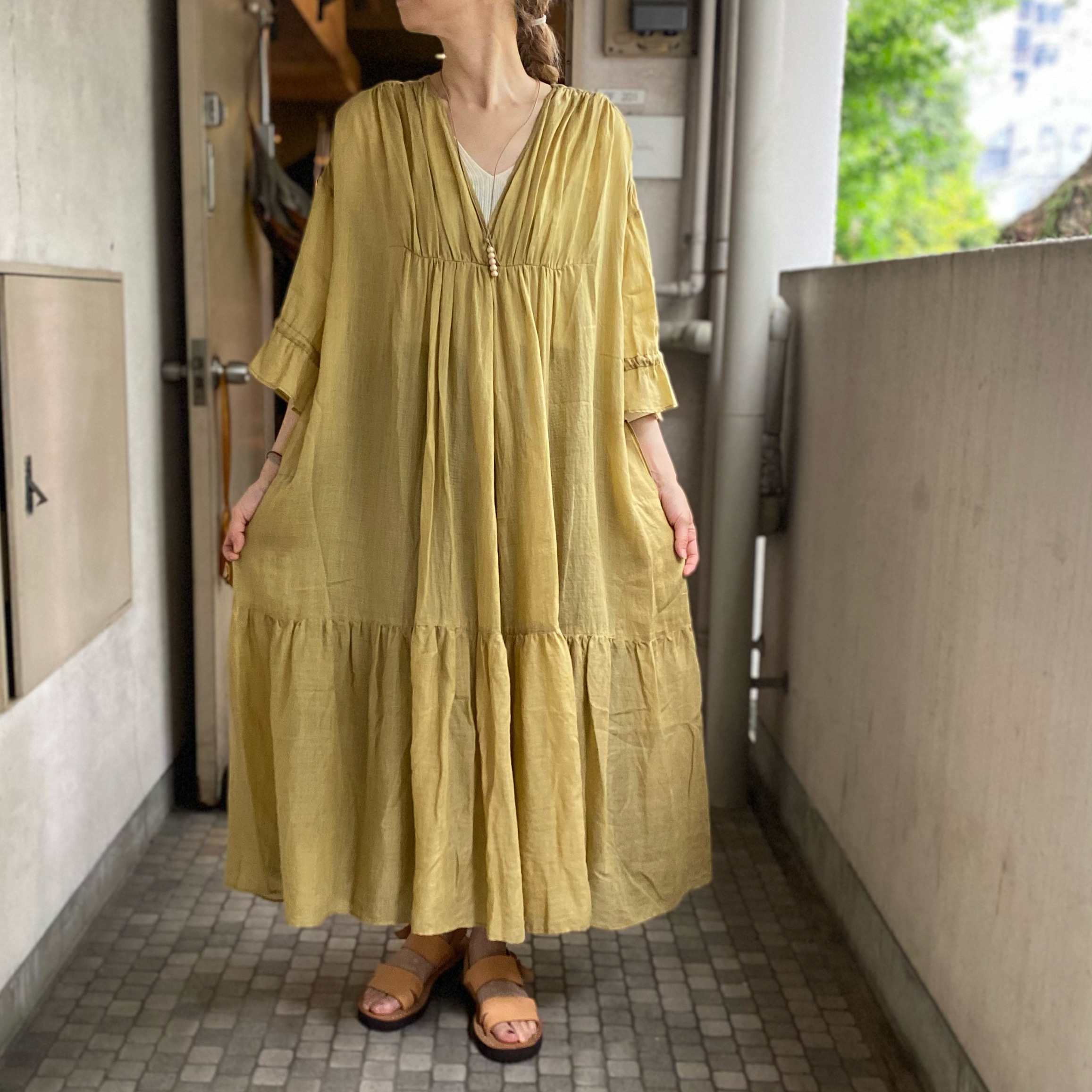 Koton コトン ラミーリヨセルフロントダーツギャザーワンピースマスタード Debby