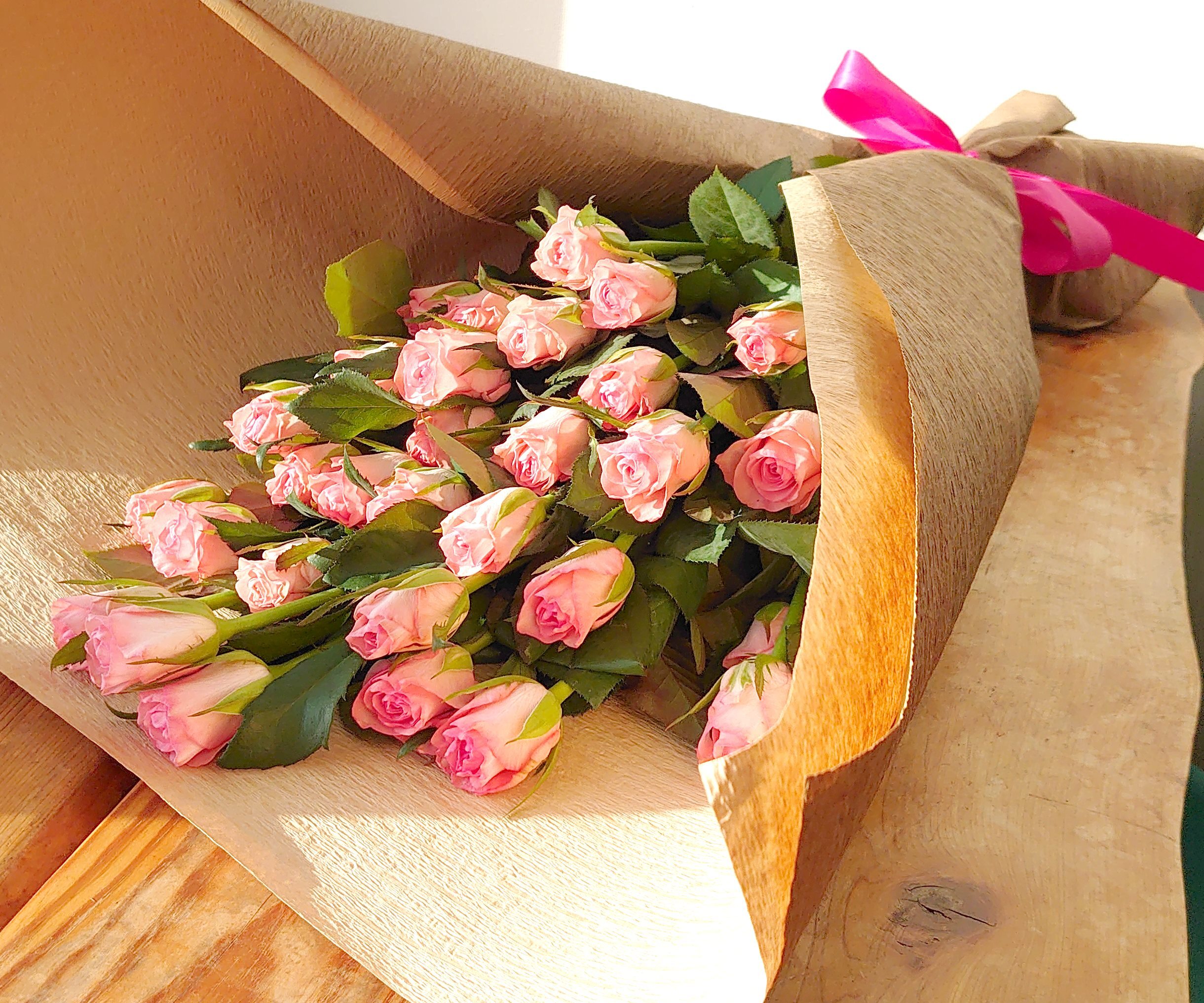 敬老の日 国産 ピンクバラ 品種はこちらにお任せ花束ラッピングあり ３０本 送料無料 Jp Farmers Com