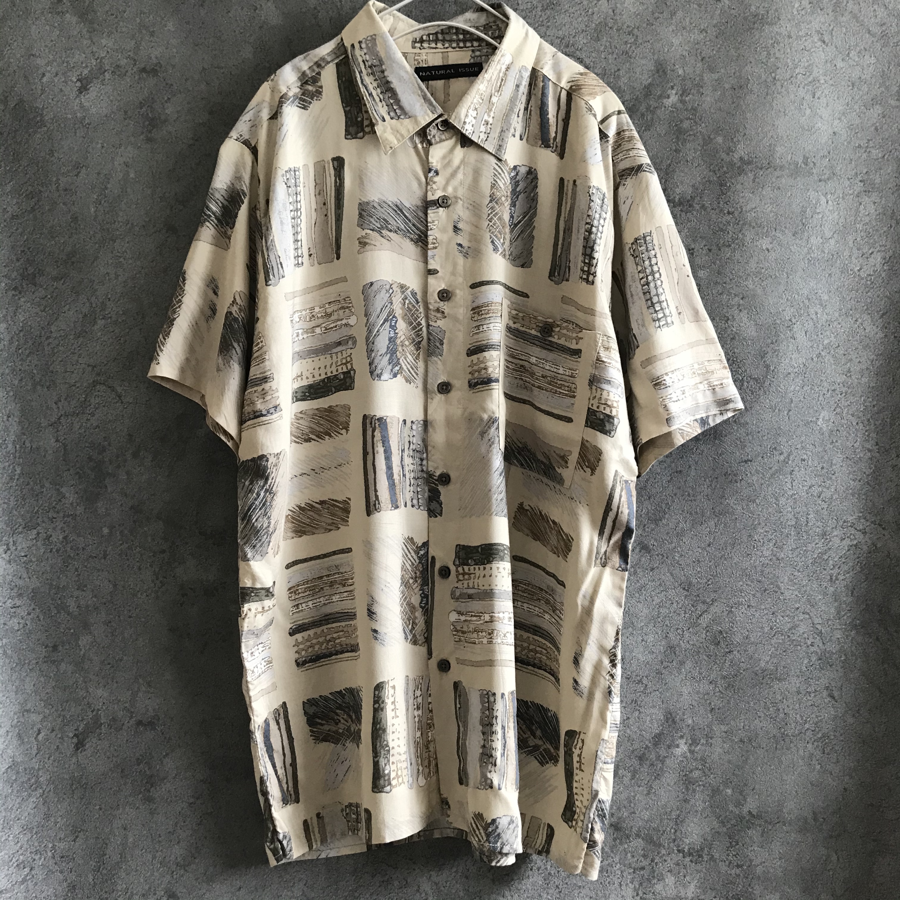 古着シャツ 古着 シャツ レトロ ヨーロピアン ペインティング ベージュ 柄シャツ レーヨン 総柄 アート メンズ 半袖 古着屋antenna