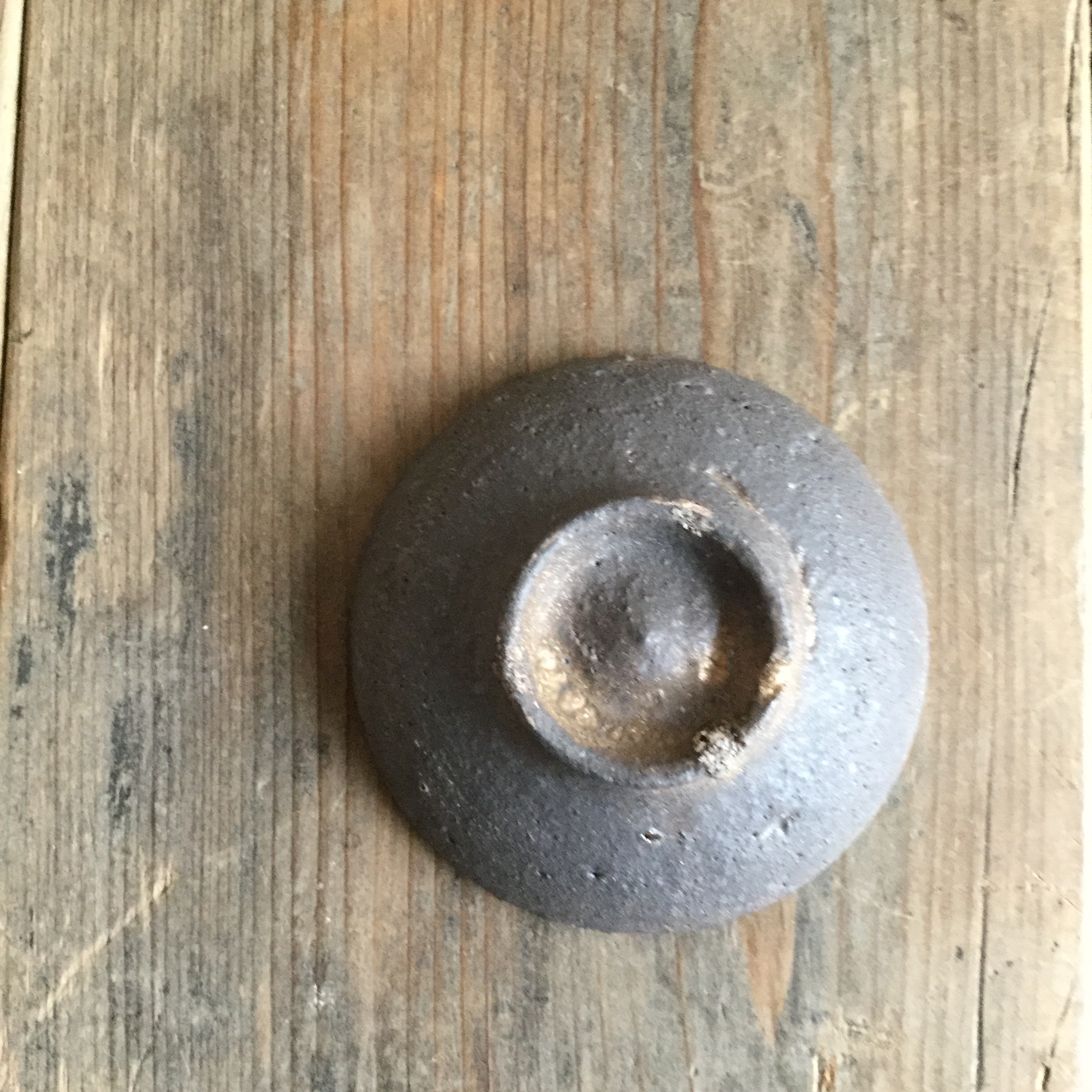 【恵山・小林耶摩人】 豆皿 黒釉 φ6cm - 画像3