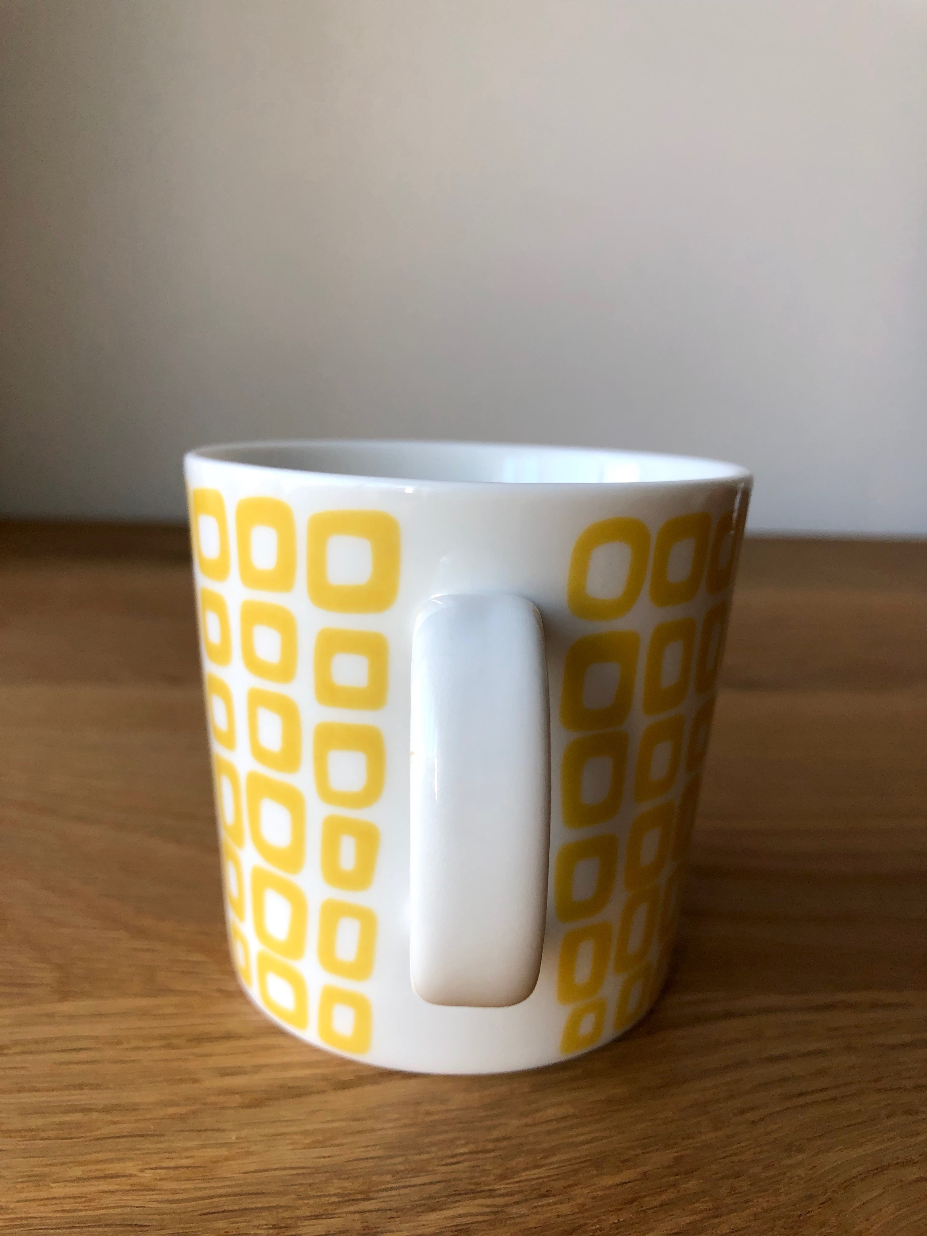 廃盤 限定マグ Arabia アラビア Teema ティーマ イエローの四角柄 マグカップ 北欧雑貨 北欧食器 北欧 Cot Ns コタンズ