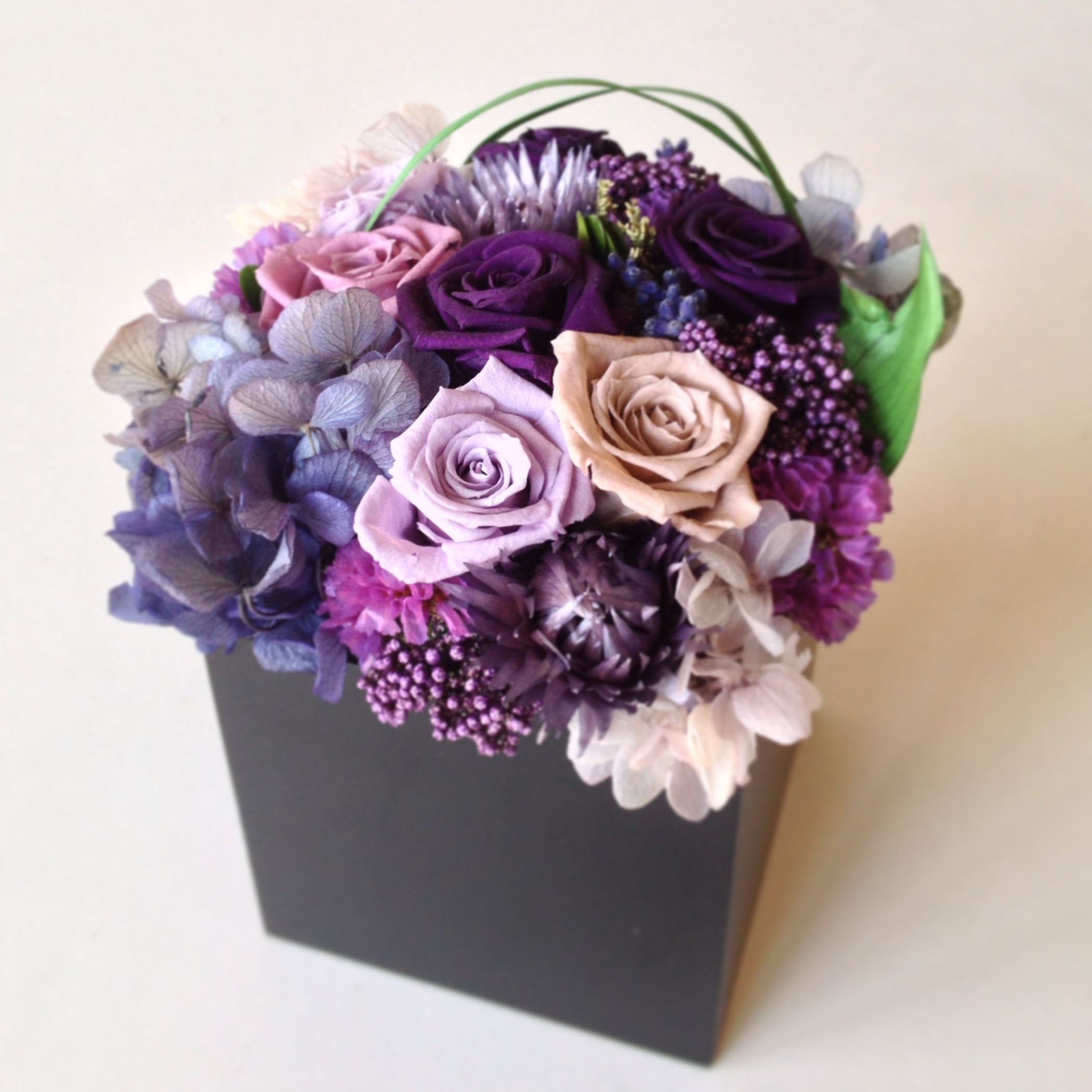 Purple×Blue Preserved Flower Arrangement (Box M) | Petite Rose