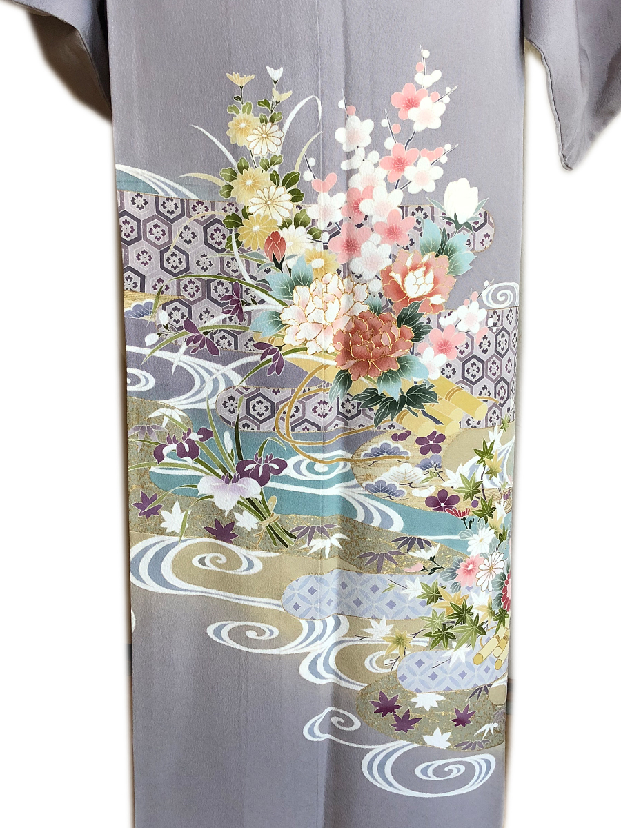 レンタル色留袖■グレー地 流水に菖蒲亀甲柄と鮮やかな赤白色牡丹や桜花■irotome6【往復送料無料】 - 画像4