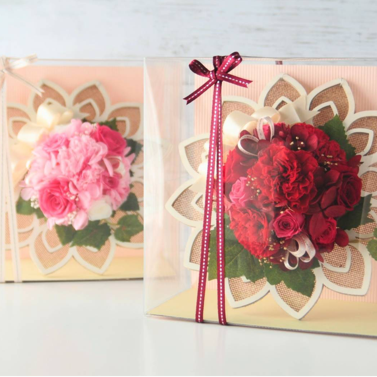 カーネーションのウッドフレームアレンジメント オーダー オンラインレッスン Mon Ange ハンドメイドアクセサリー プリザーブドフラワーショップ