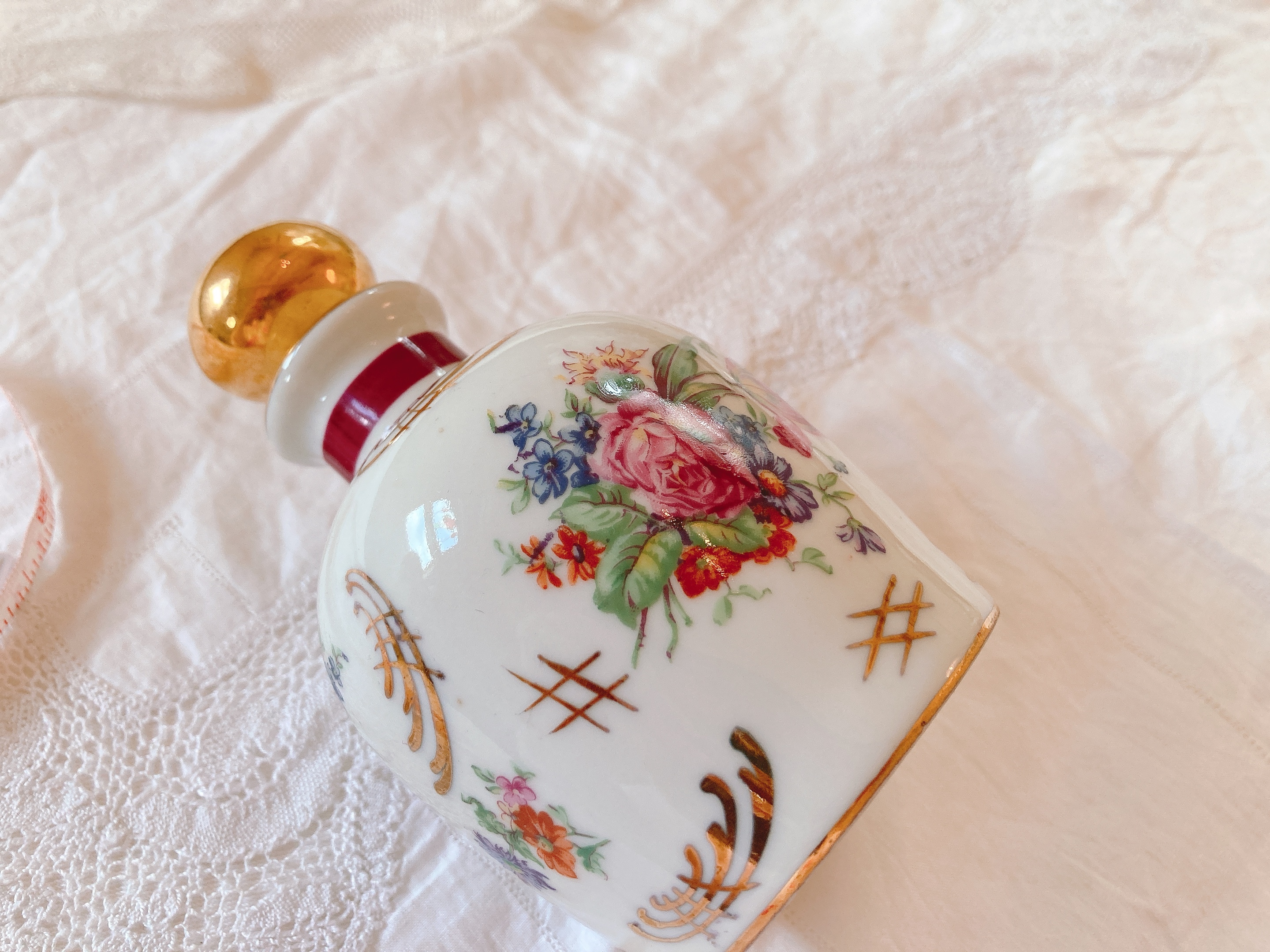 フランス リモージュ花々が可愛い香水瓶 株式会社antiquerose 山岡 フランス リモージュ花々が可愛い香水瓶 株式会社antiquerose 山岡