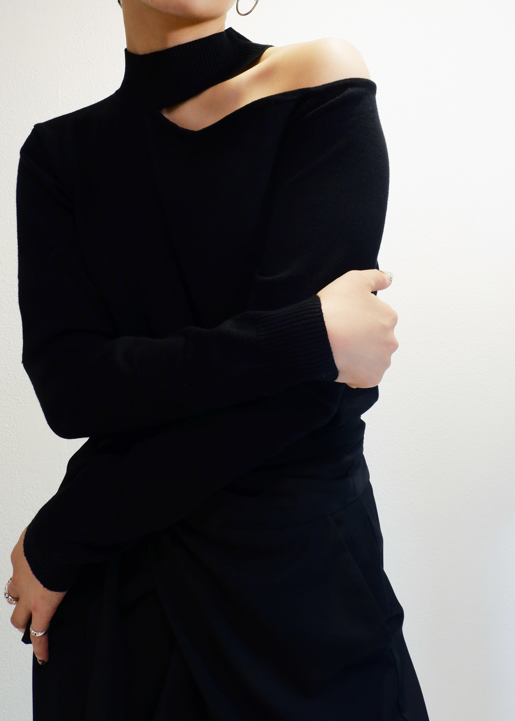 予約商品 one shoulder open knit 12月20日順次配送 liric official