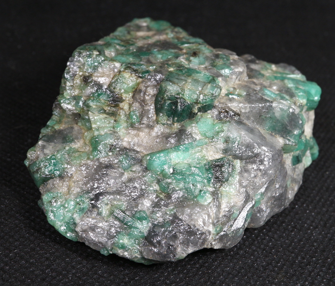 エメラルド 原石 標本 鉱物 152g ED048 ベリル 緑柱石 パワーストーン 天然石 | American Minerals