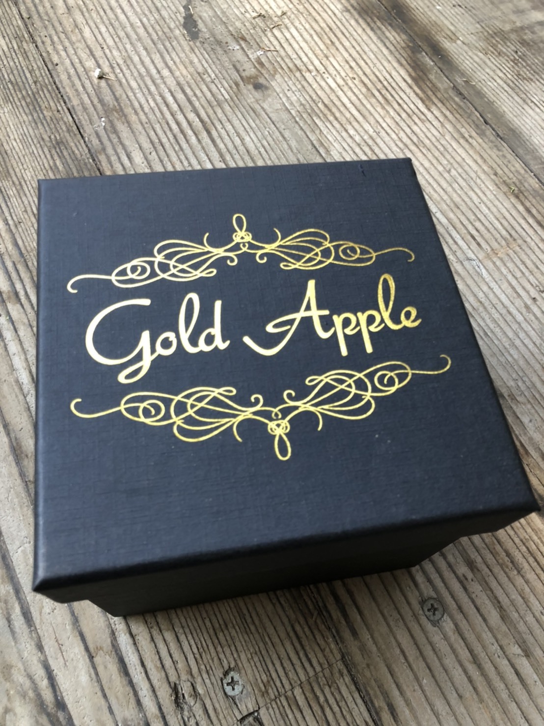 【金のりんご】ゴールドアップル - Gold Apple【金運UP・長寿祈願】 | フラワーギフトのオンラインショップ | 花と猫と私