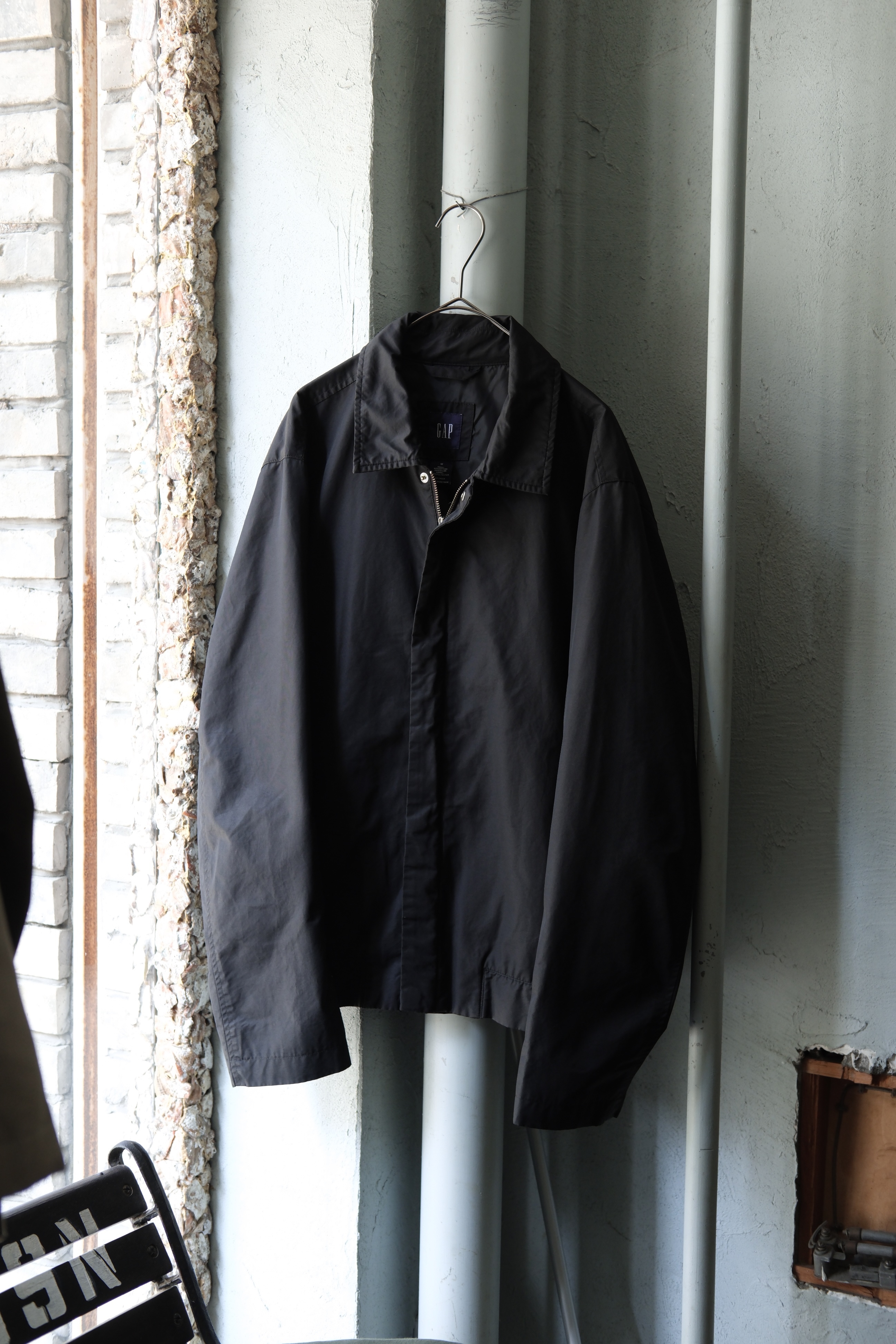 Utah/"GAP". zip up nylon swing top