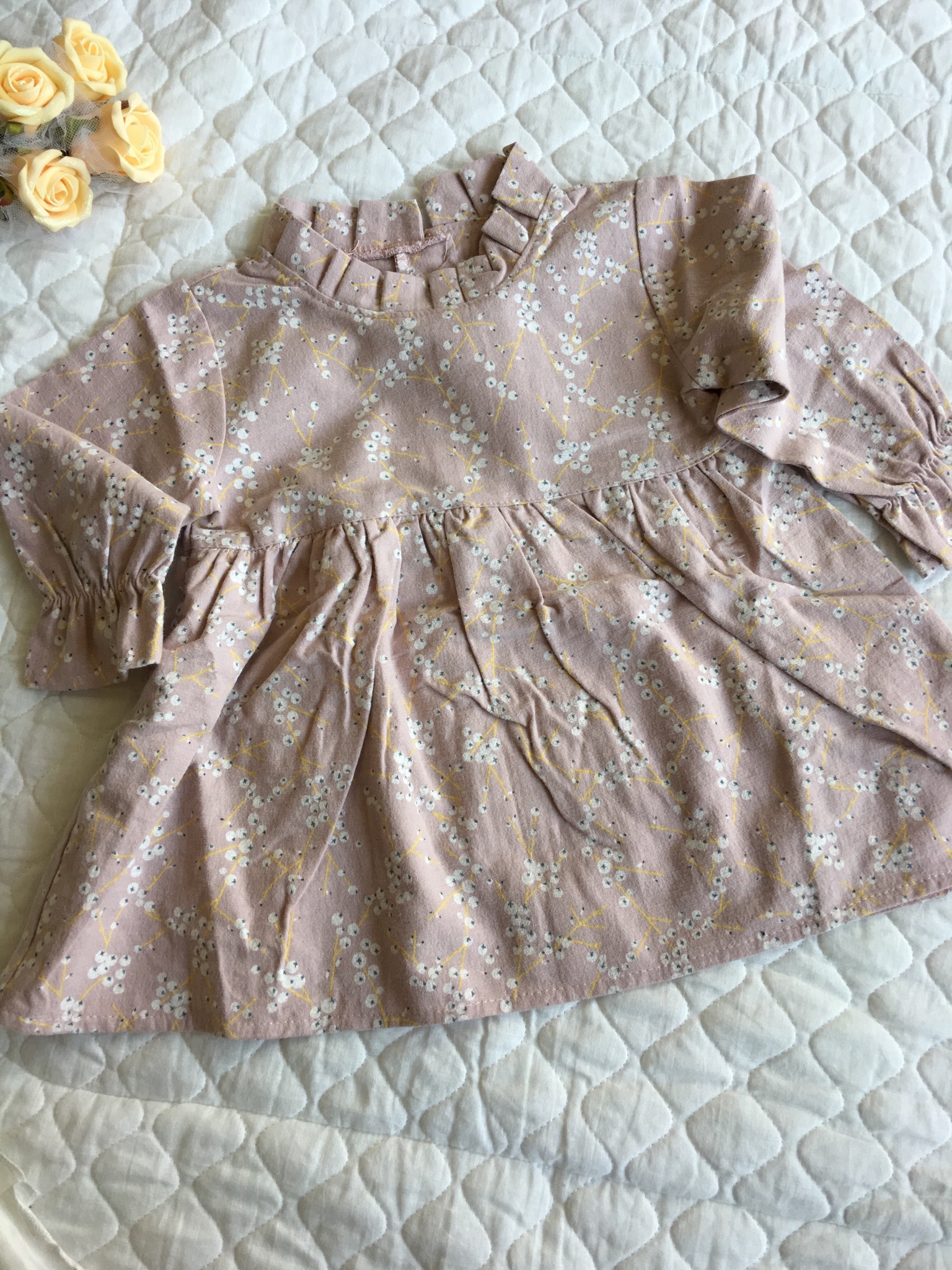 送料無料 韓国子供服 女の子 ワンピース キッズ チュニック 長袖 春秋 花柄 袖フレア 子供服 Cocobebe Base店 ベビードレス 退院着 2way ベビースタイ 水着 ベビースーツ コスチューム