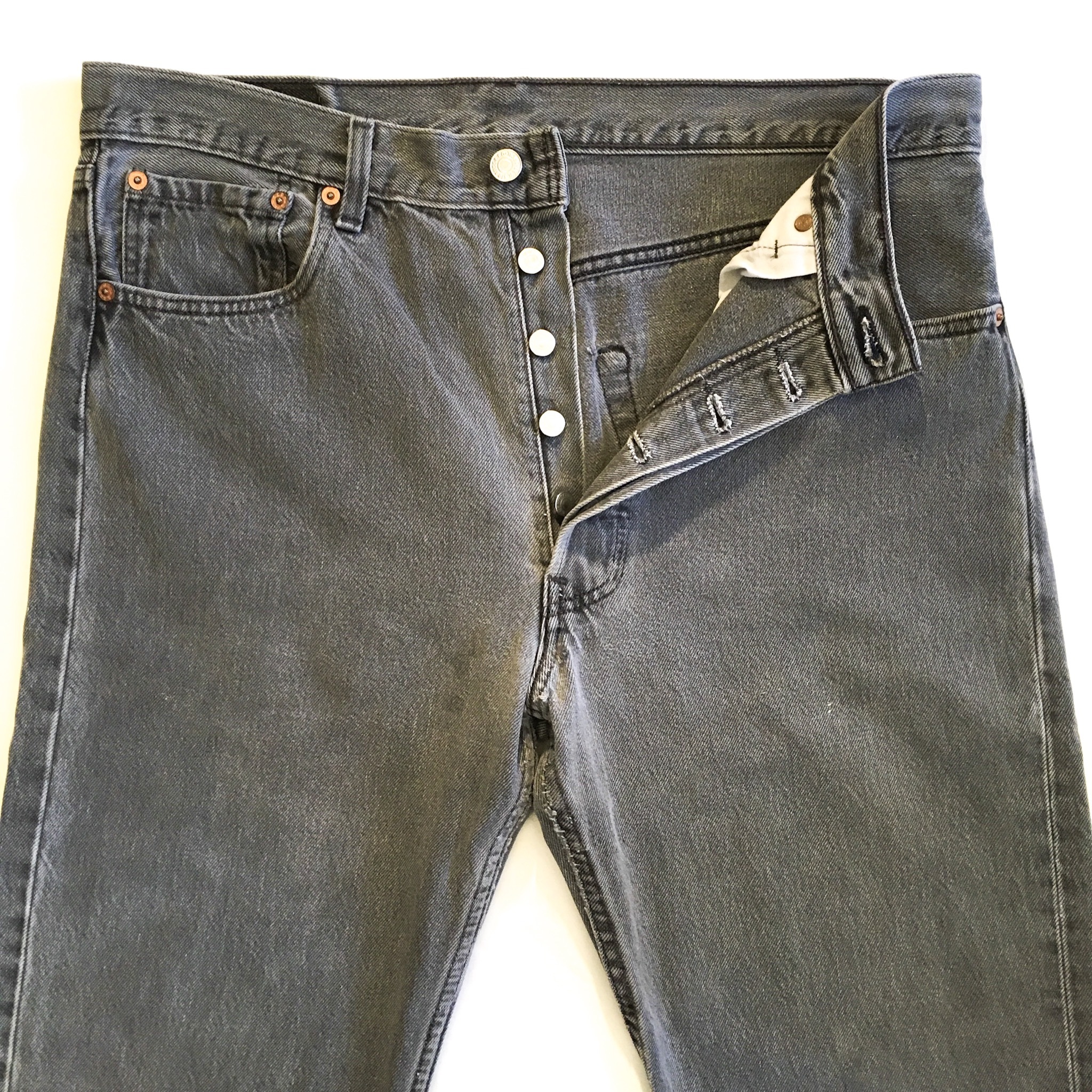 90's Levi's 501 BLACK W34 "MADE IN USA" | The ROUNDABOUT Store