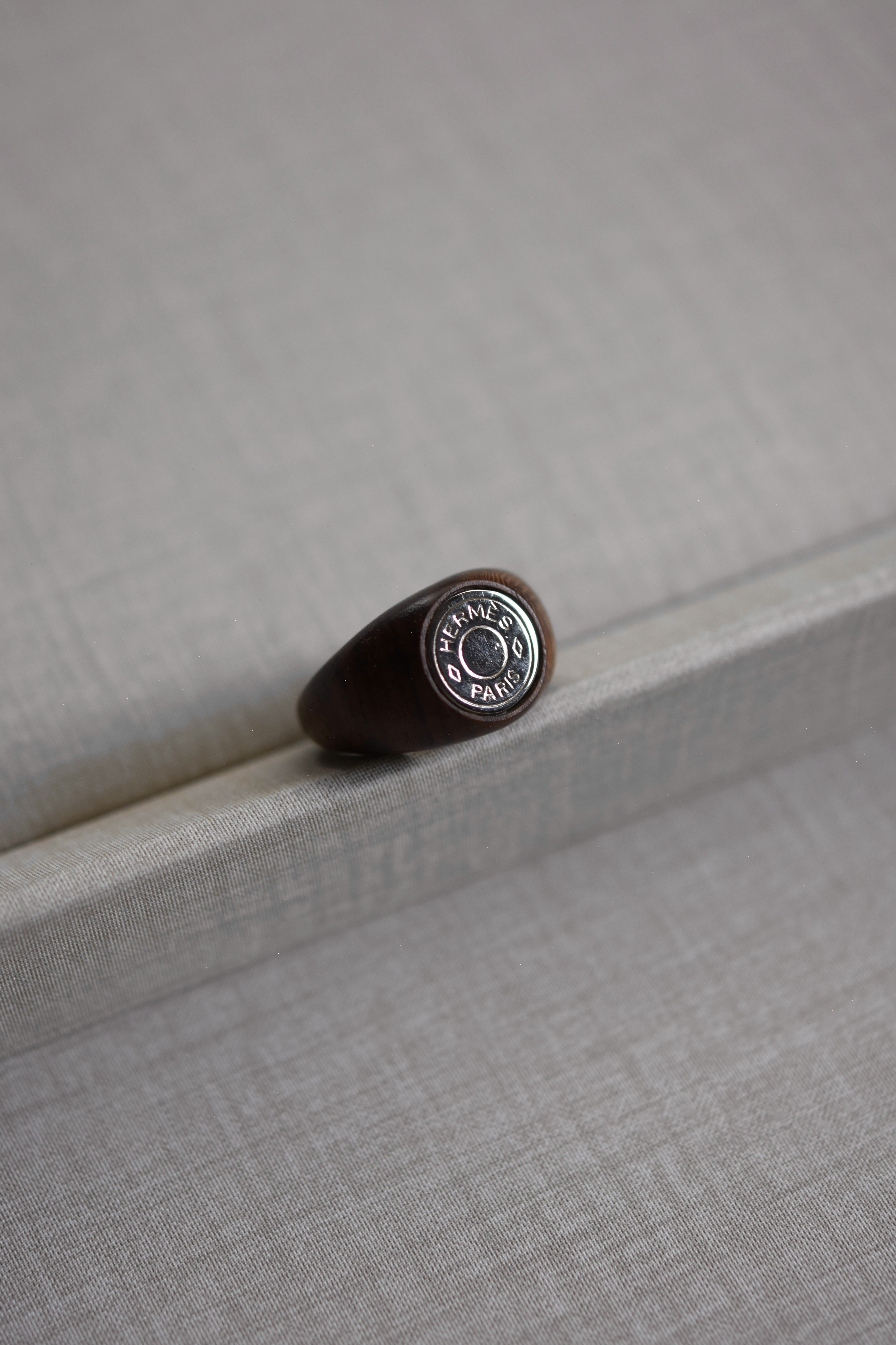 IORI/"HERMES" ring/wood sellier