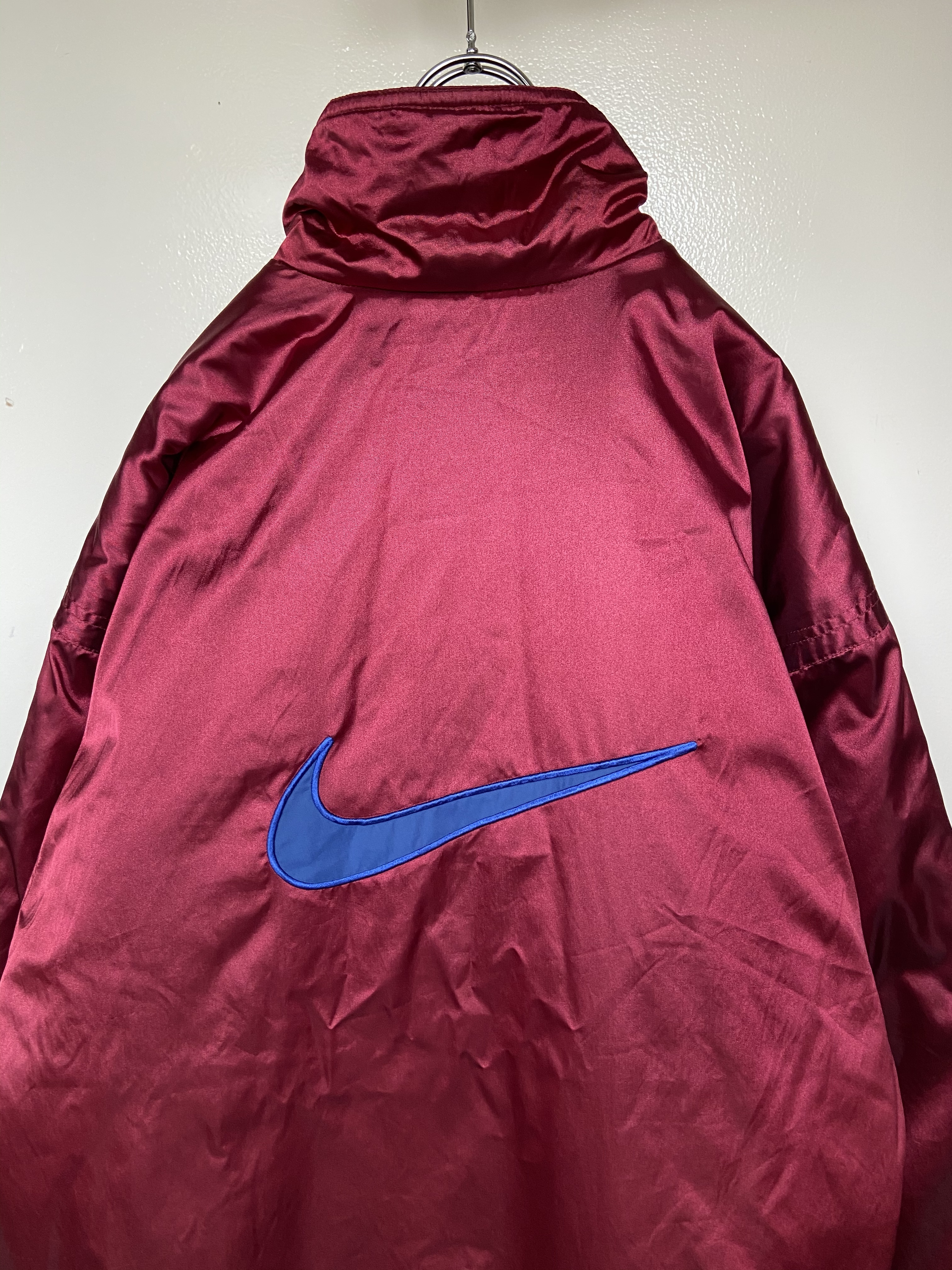 90s古着 Nike ナイキ ベンチコート銀タグ ワインレッド 赤紫 アウター らくふる古着 リユース リメイク専門のオンライン古着shop