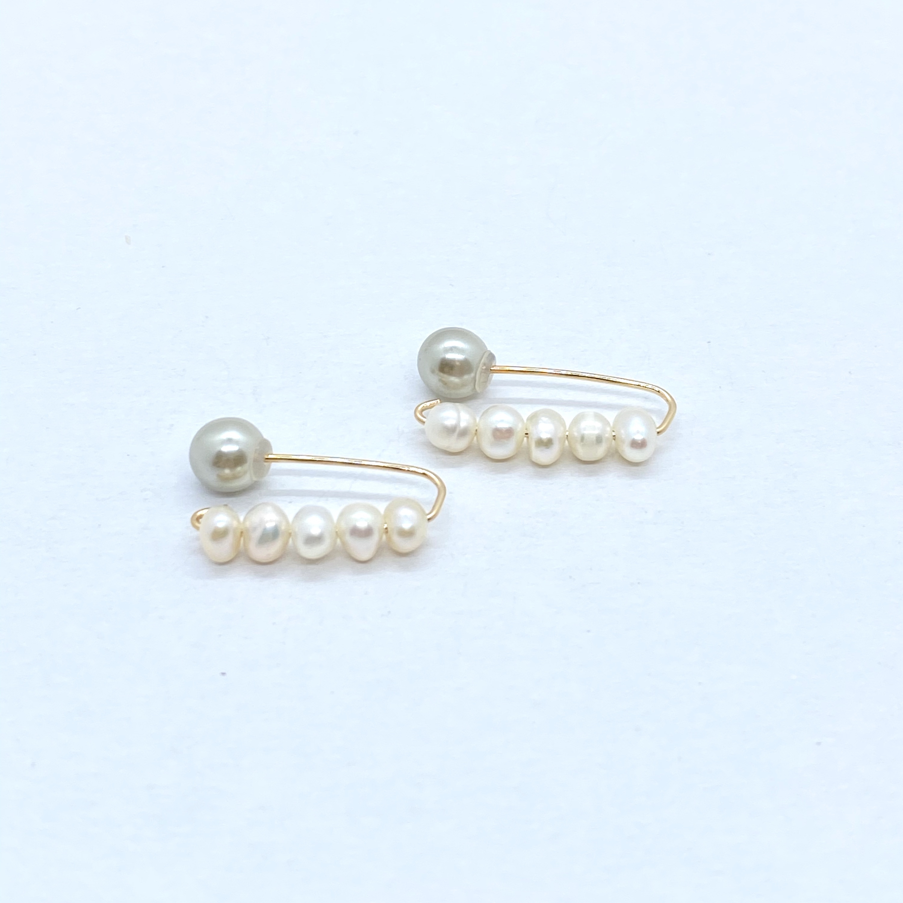 14kgf Freshwaterpearl 2way Ear Clip 5粒淡水パール ピアス イヤークリップ Gris By Tiroir 14kgf Freshwaterpearl 2way Ear Clip 5粒淡水パール ピアス イヤークリップ Gris By Tiroir