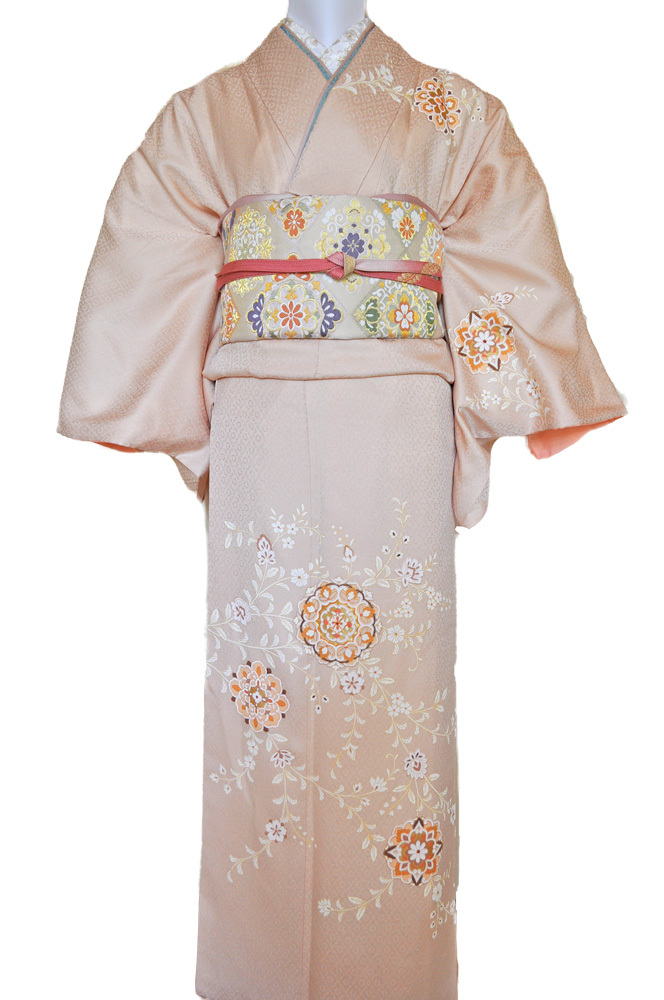 レンタル着物162「訪問着レンタル」上品なサーモンピンク地に同系色花輪柄【往復送料無料】 - 画像2