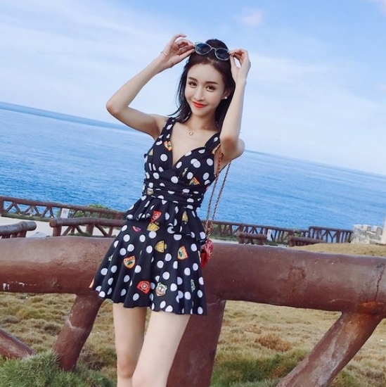 水着 ワンピース ワンピース水着 体型カバー 40代 セクシー 大きいサイズ かわいい 大人可愛い フリル 韓国 水着 ビキニ スイムウェア レディース おしゃれ 可愛い 個性的 夏 19新作 St0529 Dbstyle 海外アパレル 韓国ファッション