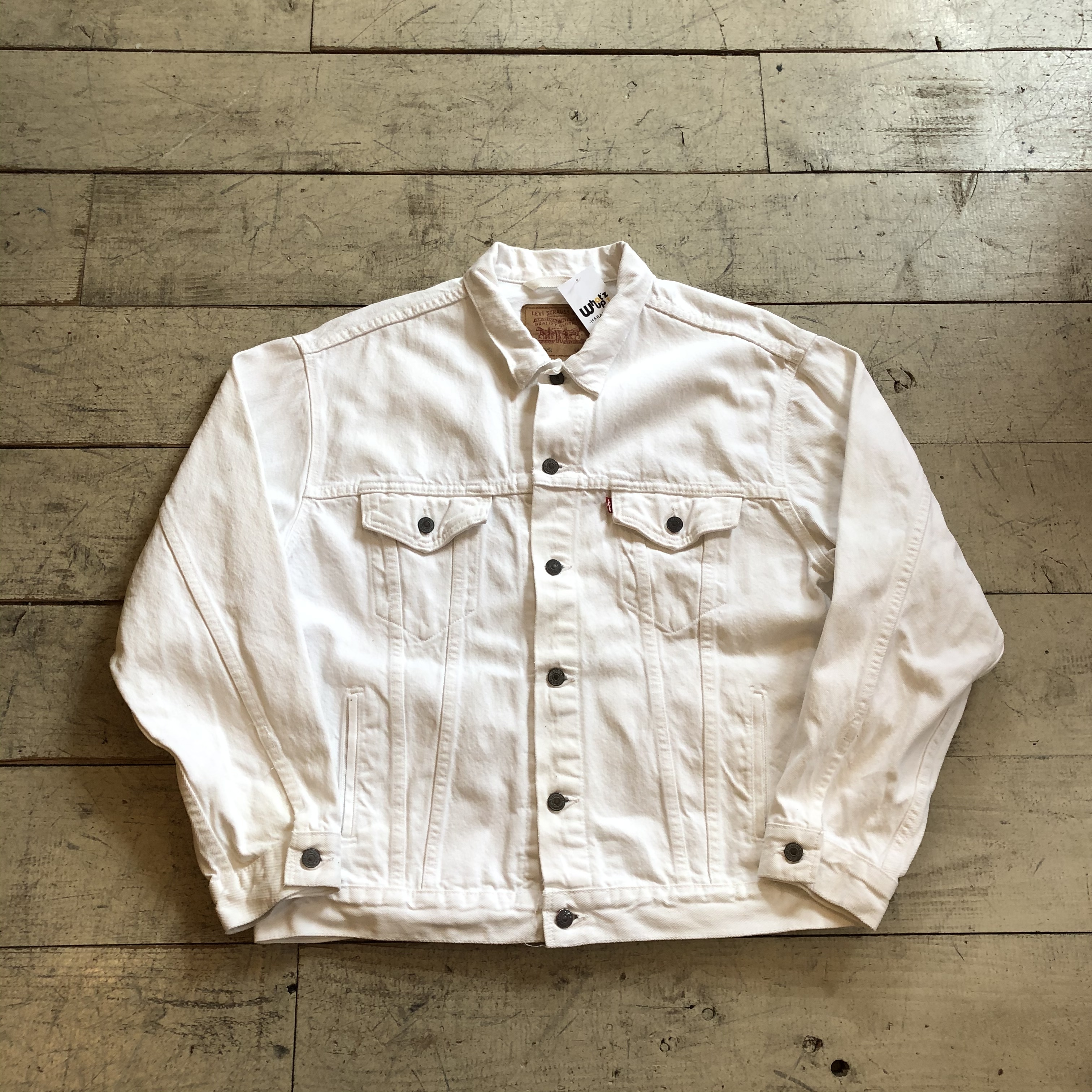 levi's white denim jacket
