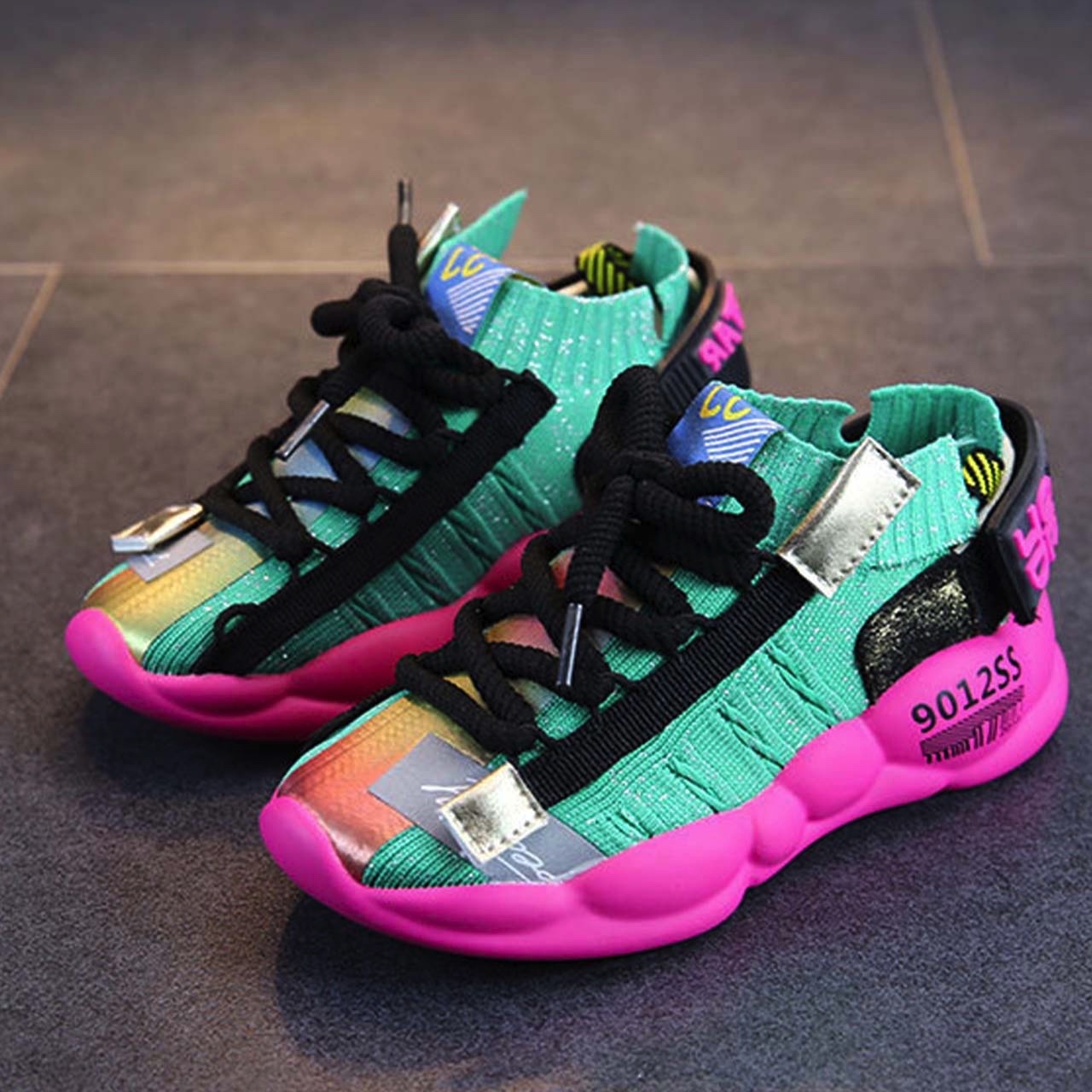 親子コーデにも キッズ 派手スニーカー ダッドスニーカー 376kisn Sno