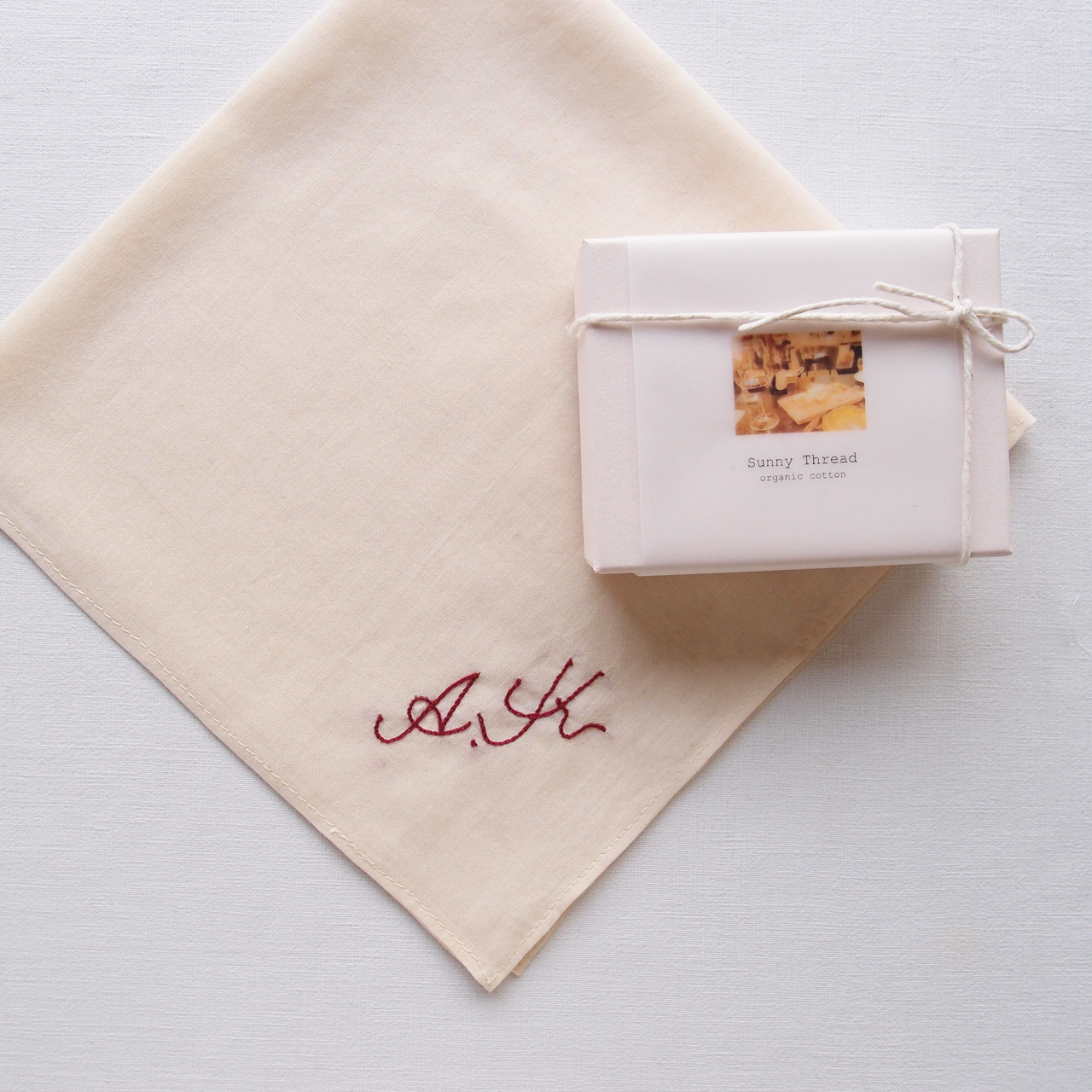 オーダーメイド Mon Mouchoir Aya 手刺繍 イニシャルハンカチ Chez Aya Sunny Thread オーガニックコットン 刺繍糸 Aya 刺繍 アクセサリー