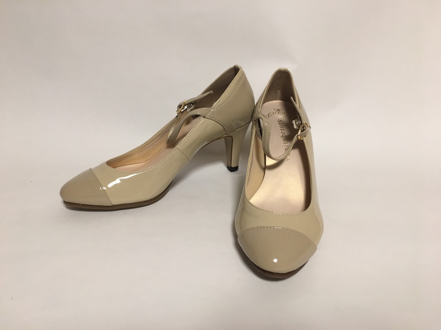 Used Vanity Beauty バニティービューティー パンプス 22 5cm Eclatante