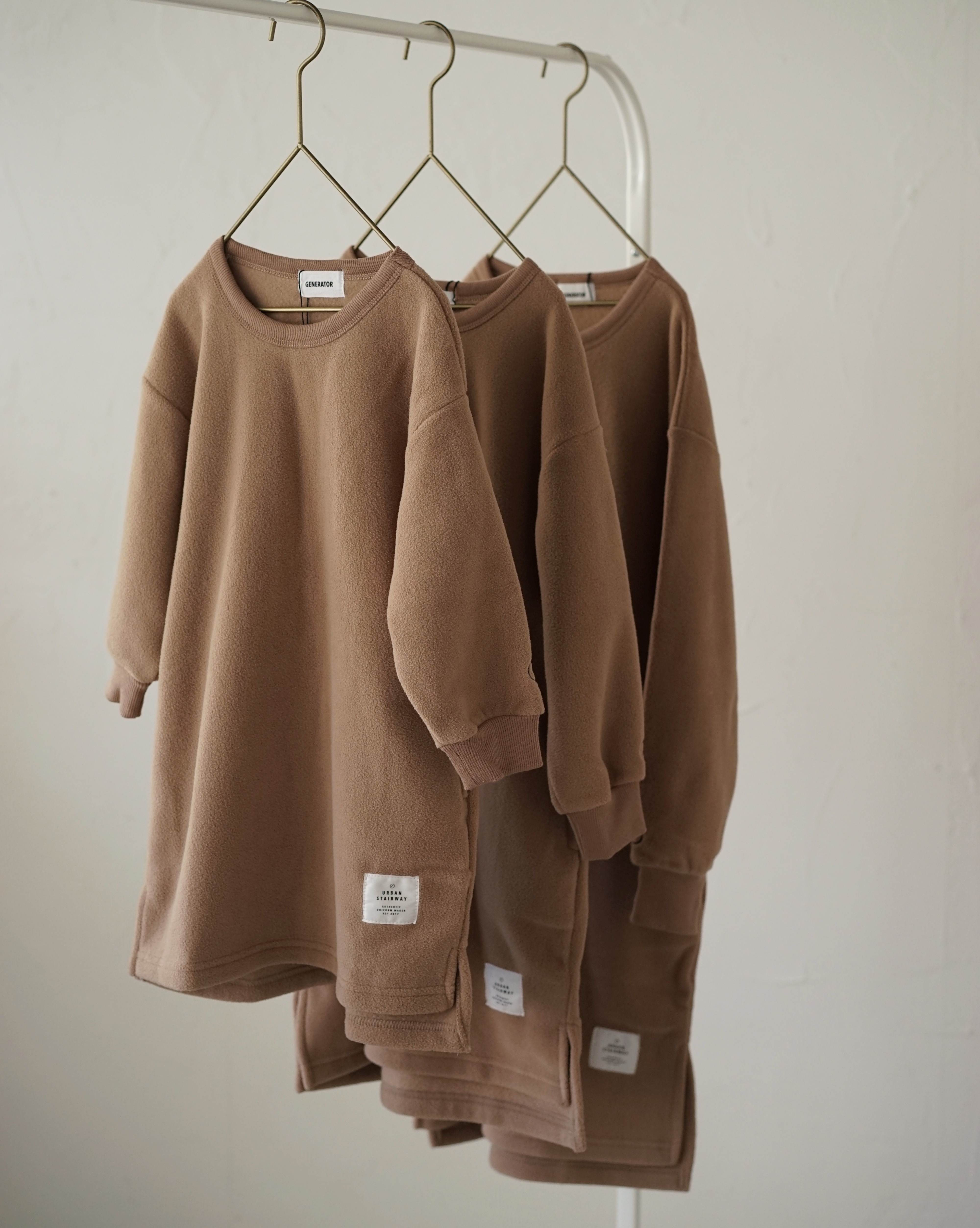 Kids フリースワンピース Beige Planet3rd