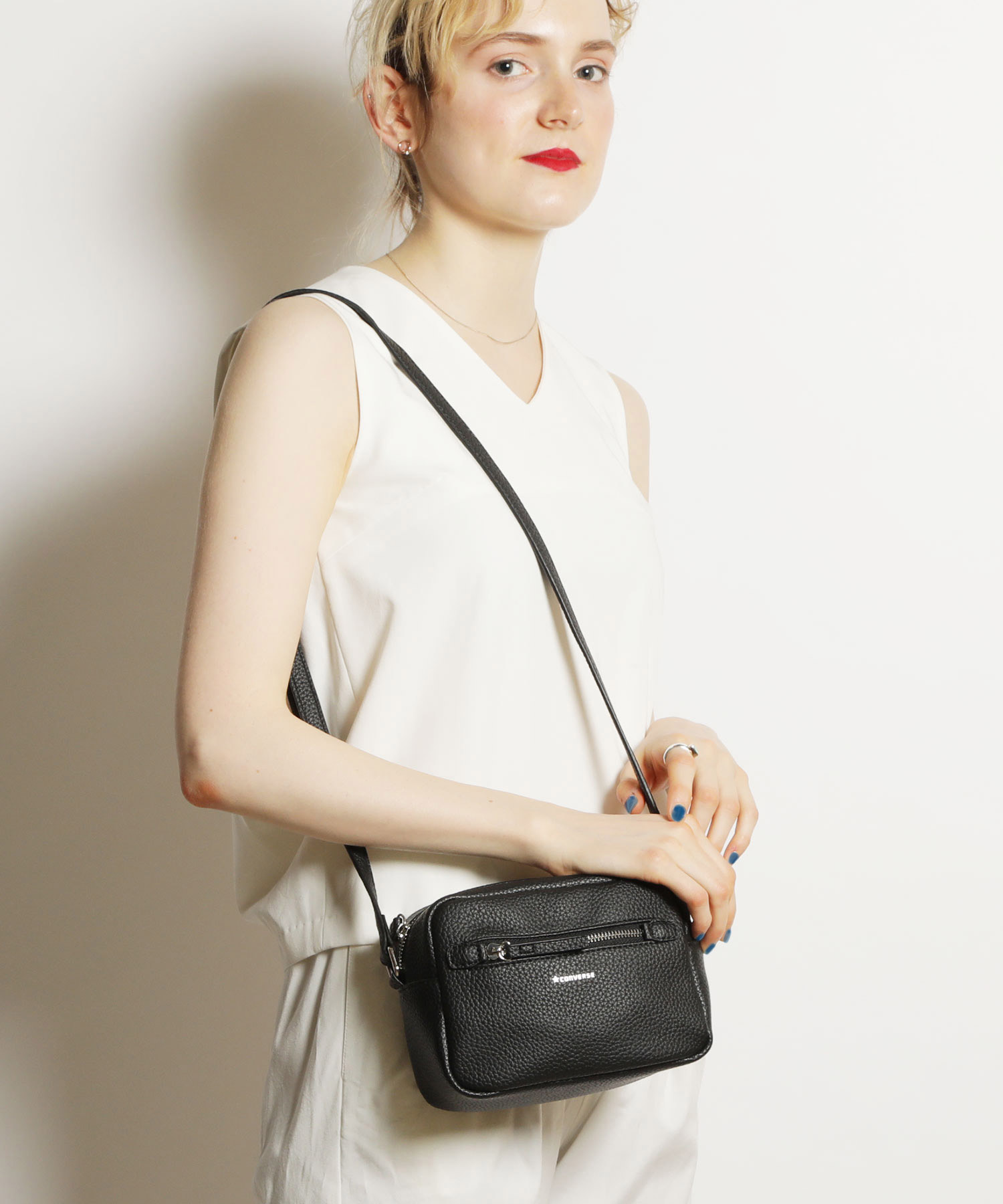 Converse コンバース Pu Shoulder Bag フェイクレザーショルダーバッグ Mrm Converse コンバース Pu Shoulder Bag フェイクレザーショルダーバッグ Mrm