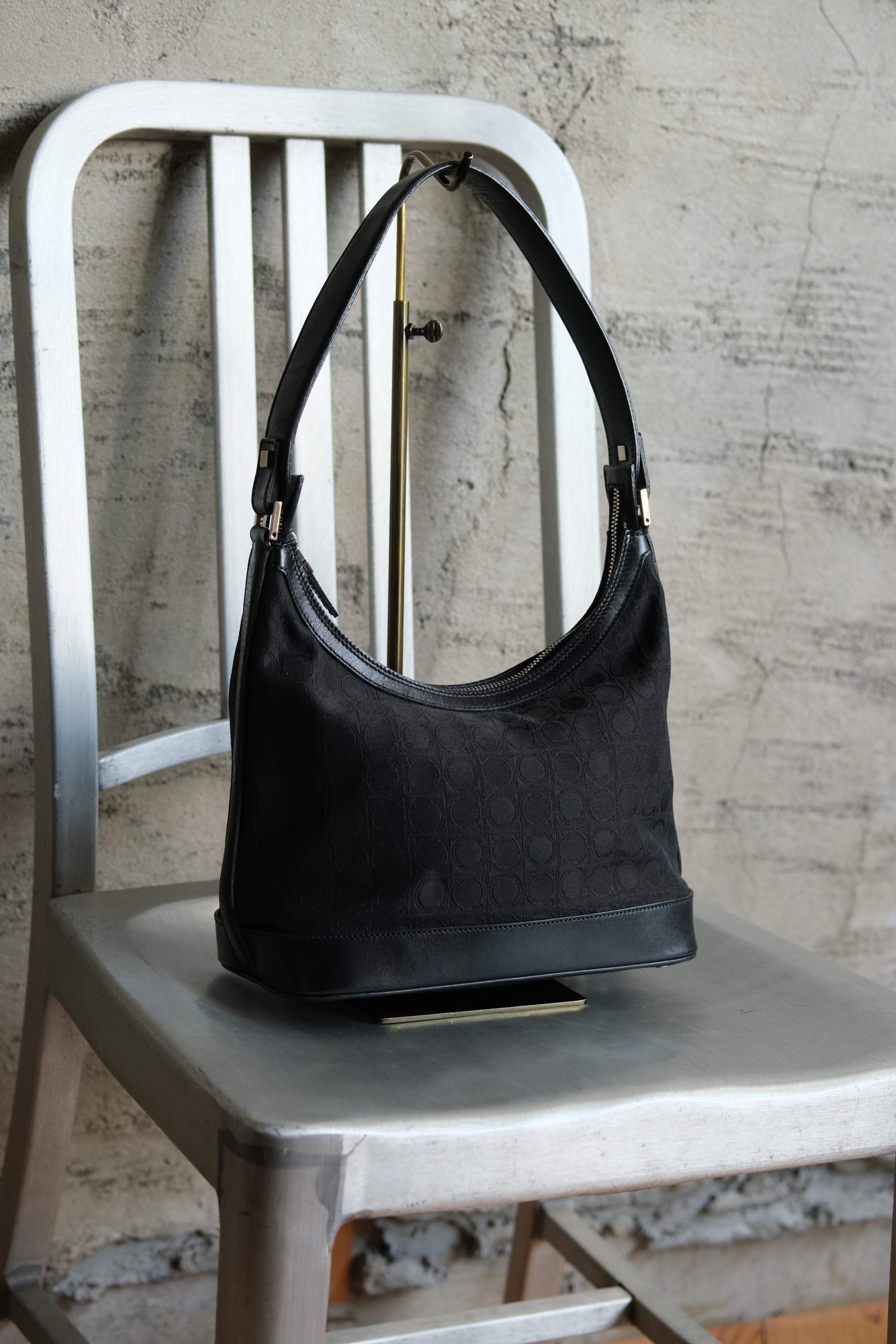 IORI/"Salvatore Ferragamo" one shoulder bag/ Gancini canvas/