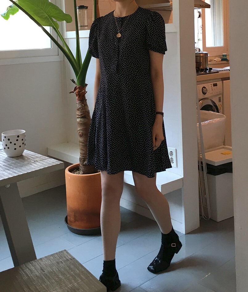 春新作 ワンピース 春ワンピース ミニワンピース ワンピースミニ丈 ミニ丈ワンピース ワンピースドレス リゾートワンピース 半袖 ドット 水玉 黒 白 ガーリー 大人かわいい パフスリーブ シフォン 春夏 Viento