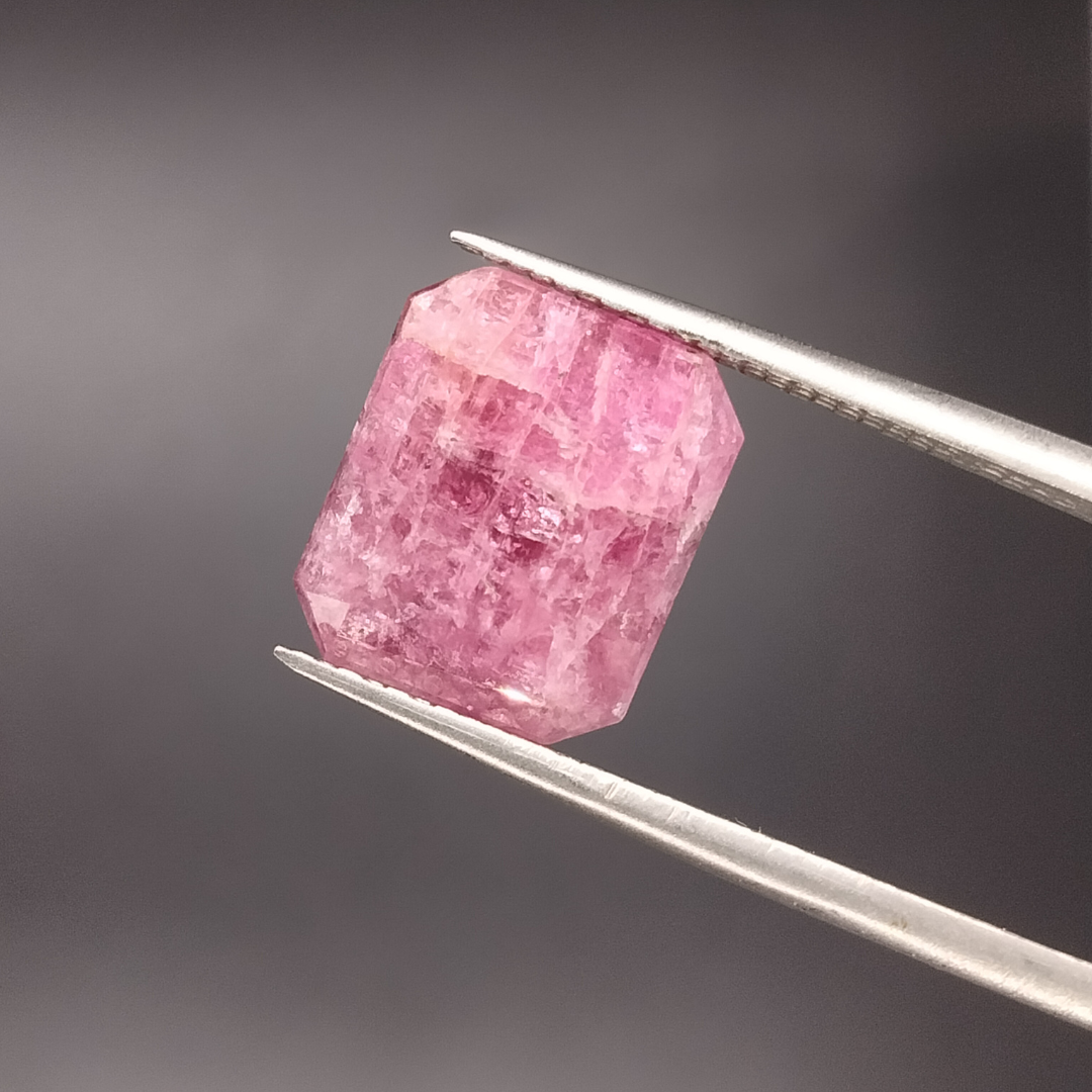 個性派ミルキートルマリン【4.7ct/11×9.5】