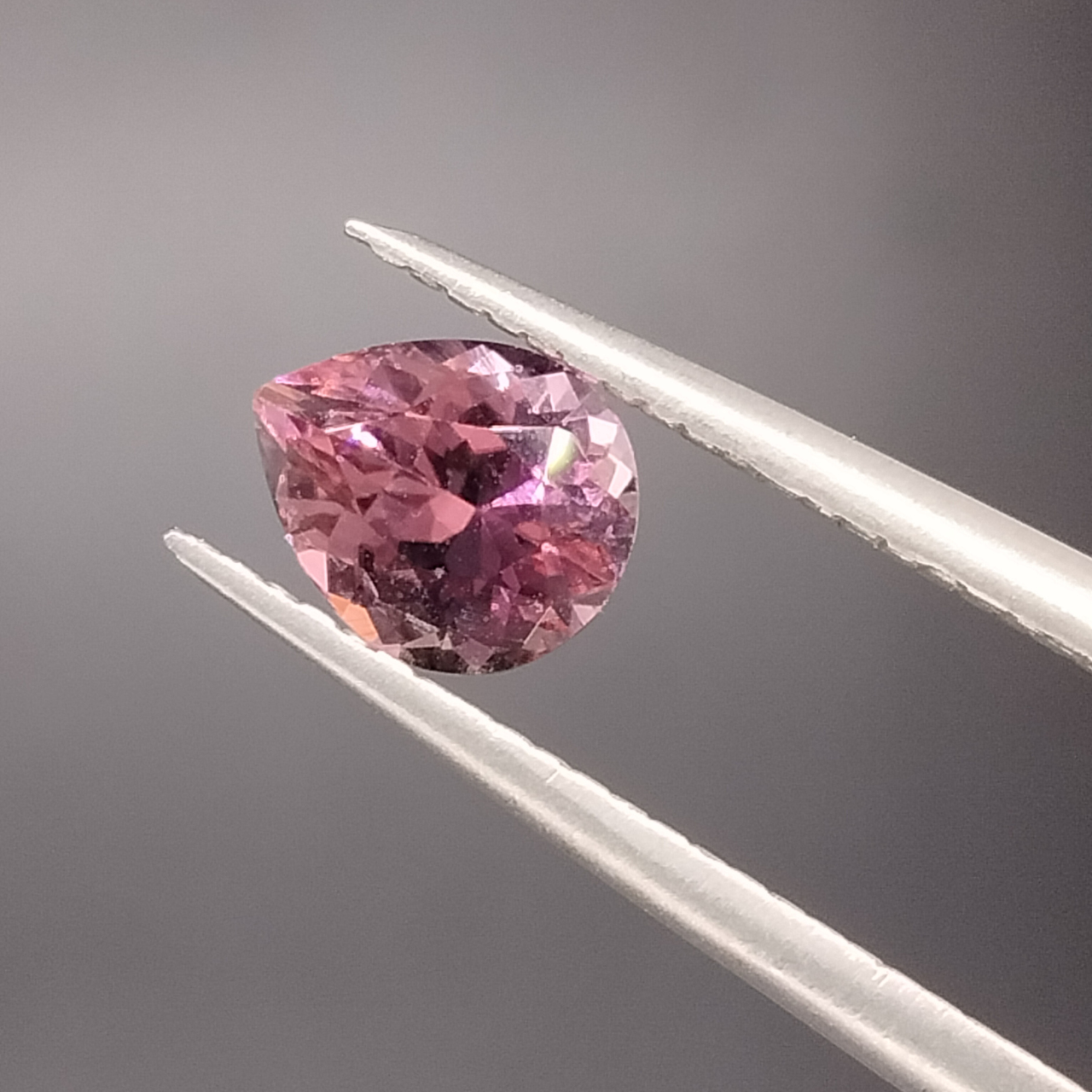 丸いフォルムがかわいいトルマリン【0.67ct/6.1×5】