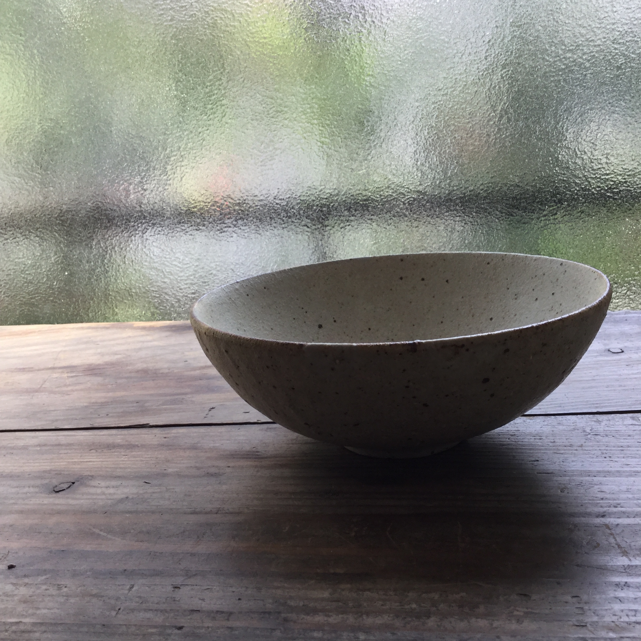 【恵山・小林耶摩人】 ボウルL 粉引き φ20㎝×h7.5㎝ - 画像1