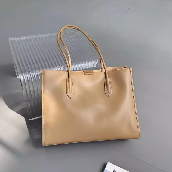 バッグ かばん 鞄 レディースバッグ トートバッグ 便利 収納 大容量 大きめ かわいい 大人可愛い きれいめ シンプル カジュアル 大人 上品 おしゃれ かっこいい レトロ 大人可愛い 大人女子