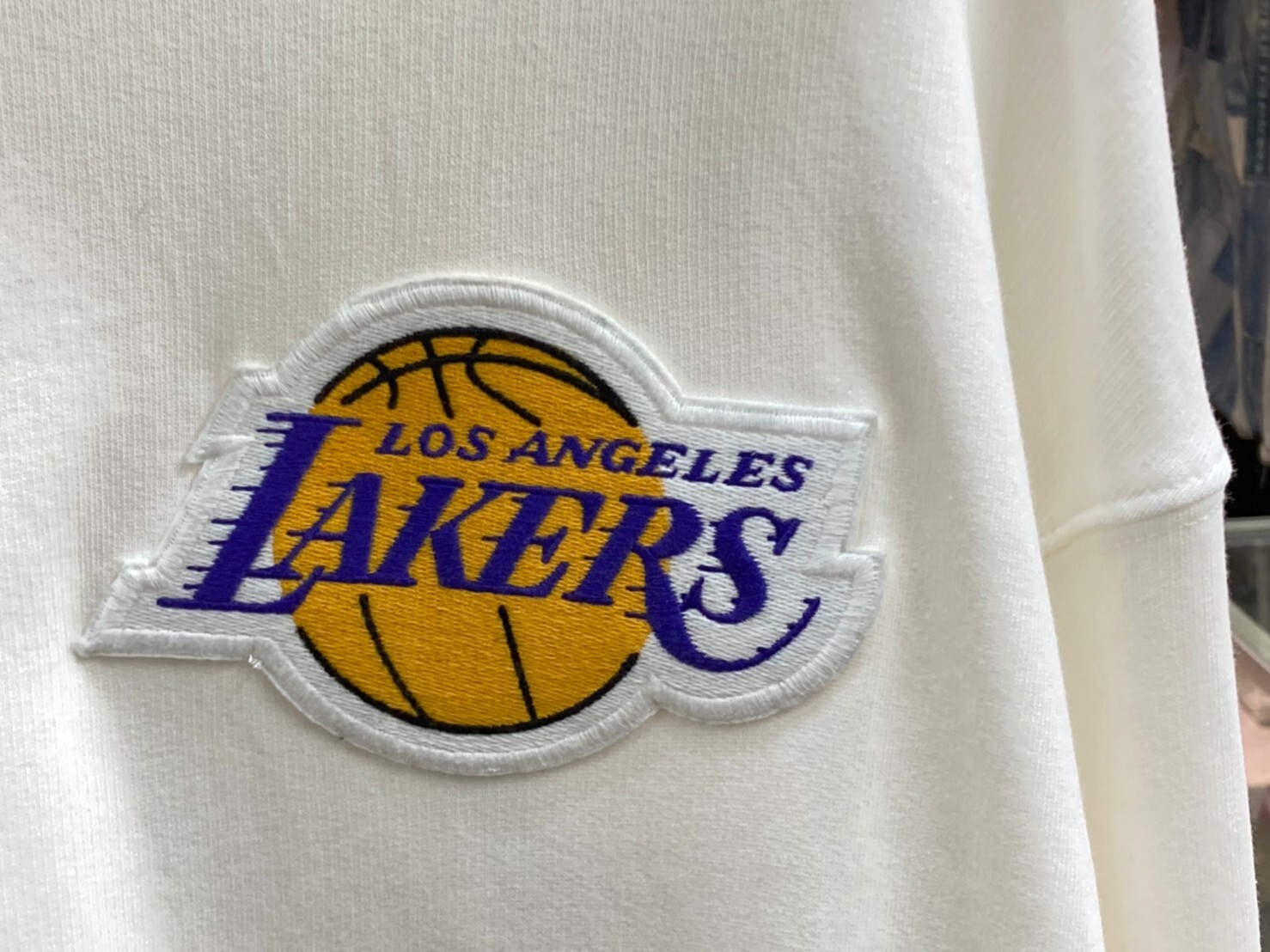 lakers white sweatshirt