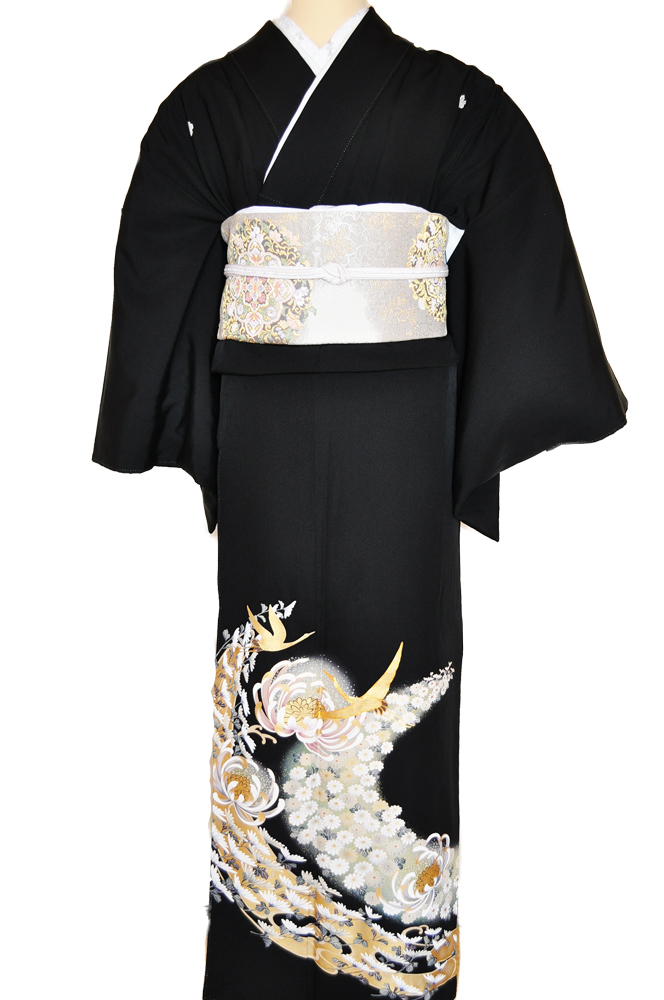 ワイドサイズ(トール&ワイド)■黒留袖レンタル■白銀乱菊金彩鶴kurow1【往復送料無料】 - 画像2