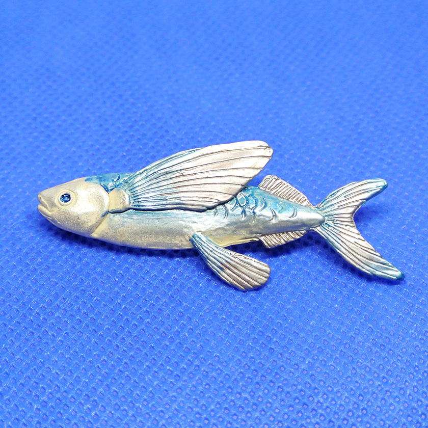 魚 トビウオ ブローチ ハマトビウオ Palnart Poc パルナートポック 飛魚 アゴ Pb076 あおだま雑貨店 魚 トビウオ ブローチ ハマトビウオ Palnart Poc パルナートポック 飛魚 アゴ Pb076 あおだま雑貨店
