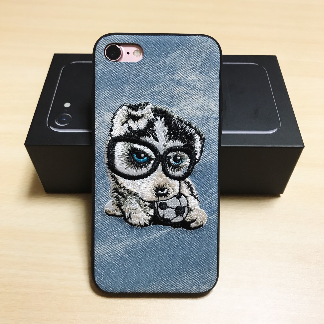 送料無料 爆人気 可愛い Iphone 6 6s 7 8 Plus ケース デニム柄 刺繍 シベリアンハスキー Ksr