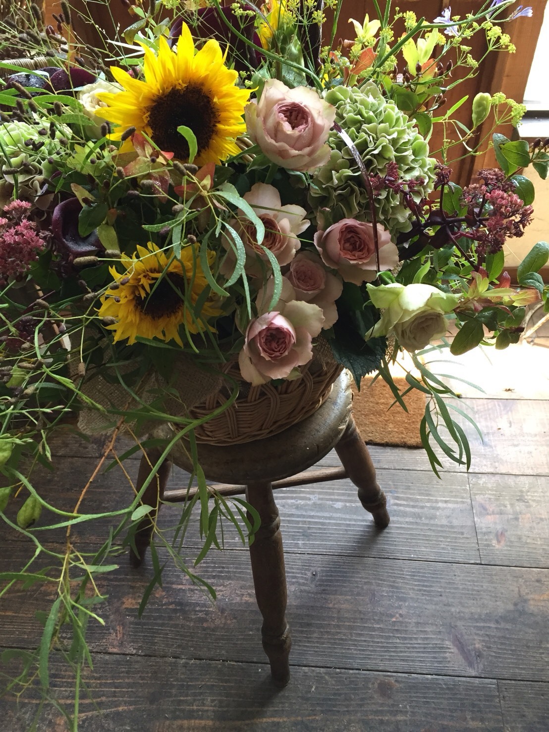 Composition Avec Panier パニエ付きアレンジメント Fleuriste Petitapetit Composition Avec Panier パニエ付きアレンジメント Fleuriste Petitapetit