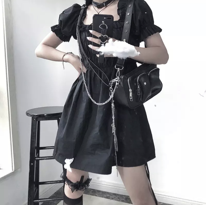 ミニ丈ブラックワンピース Miraistreet